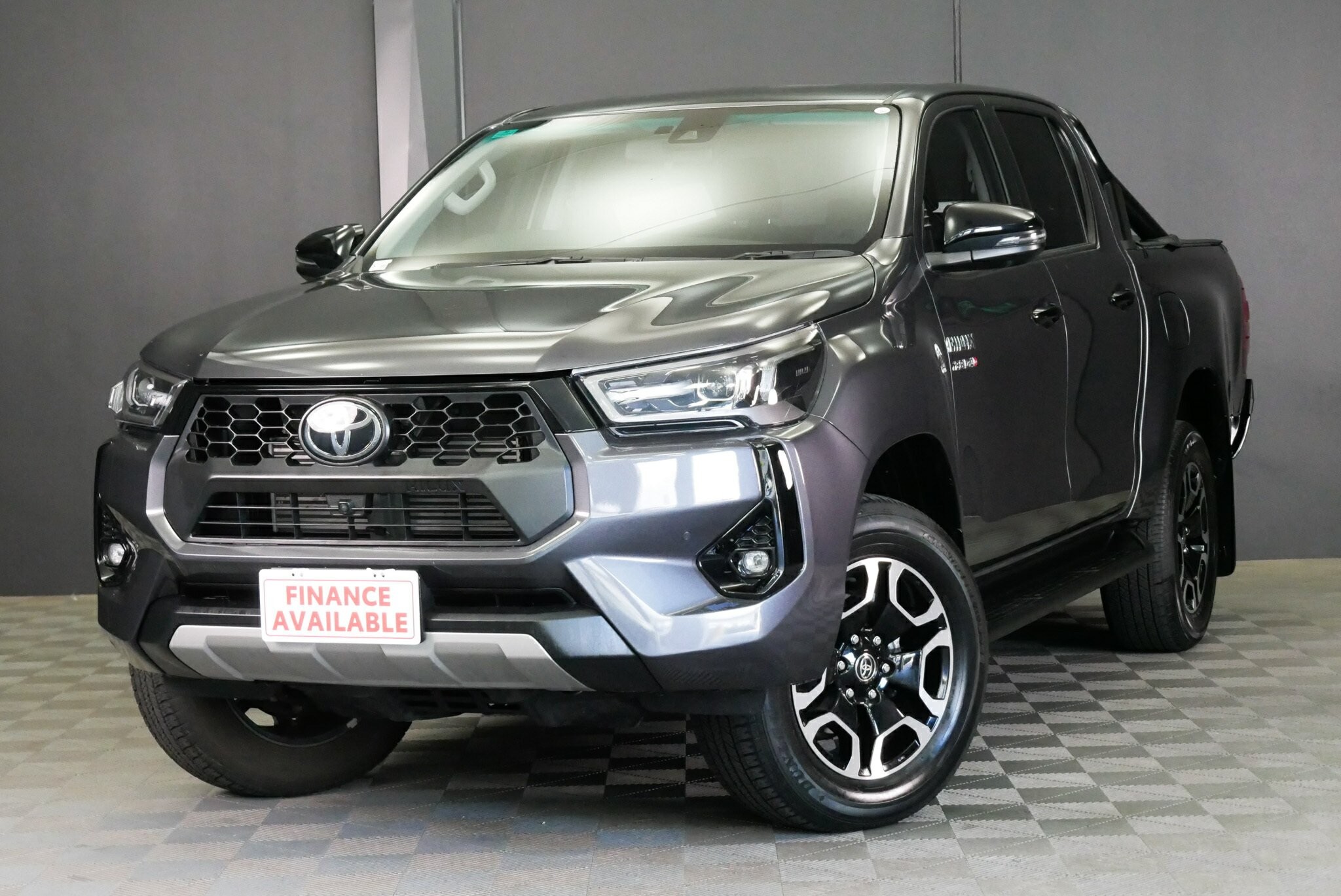 Toyota Hilux image 3