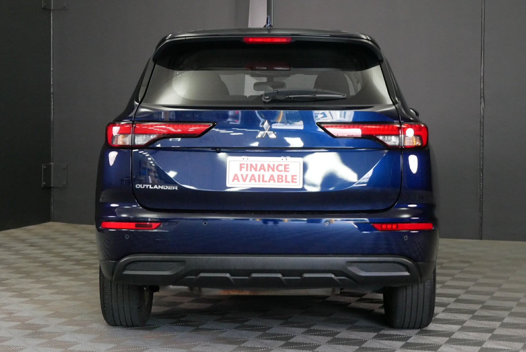 Mitsubishi Outlander image 4