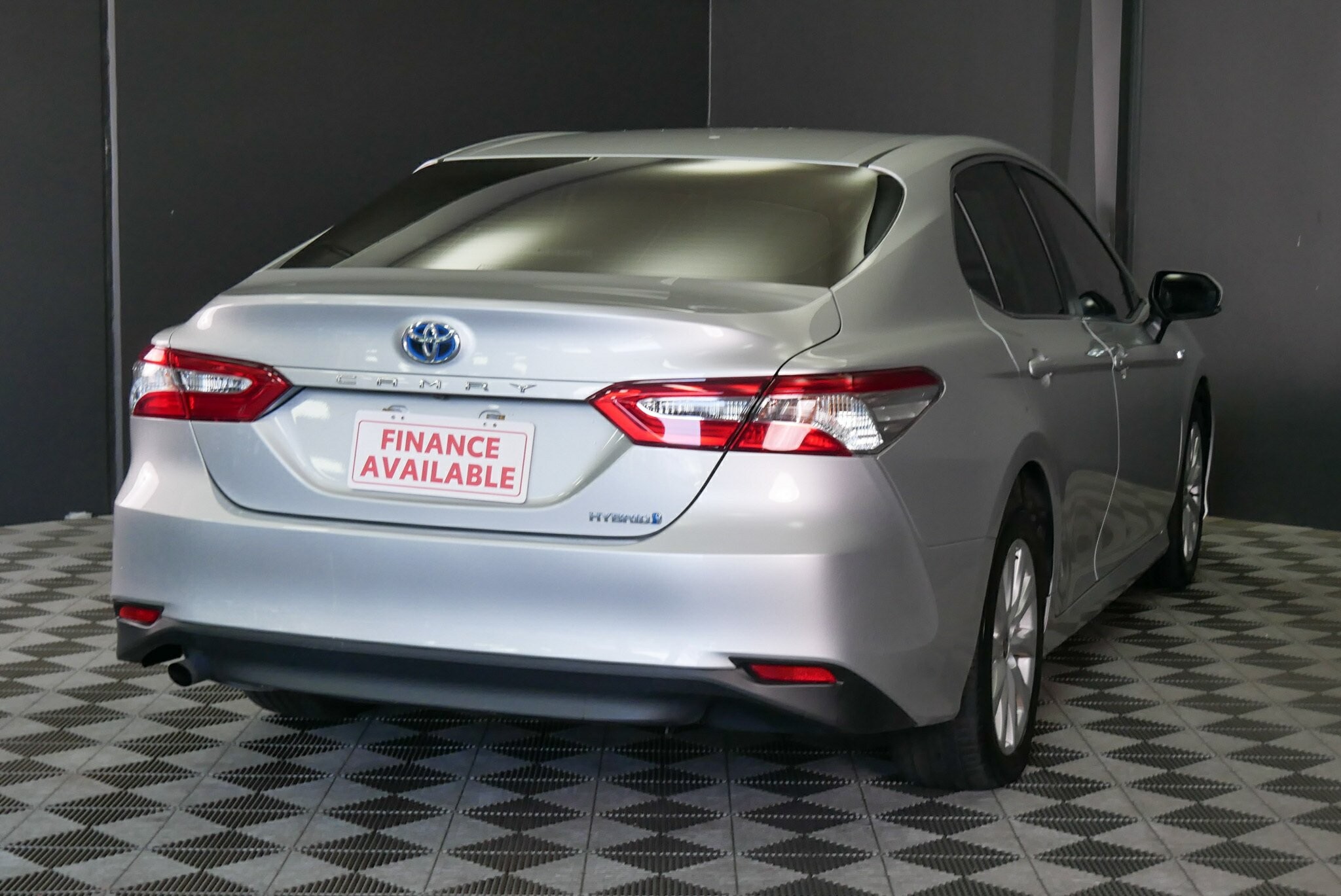 Toyota Camry image 4