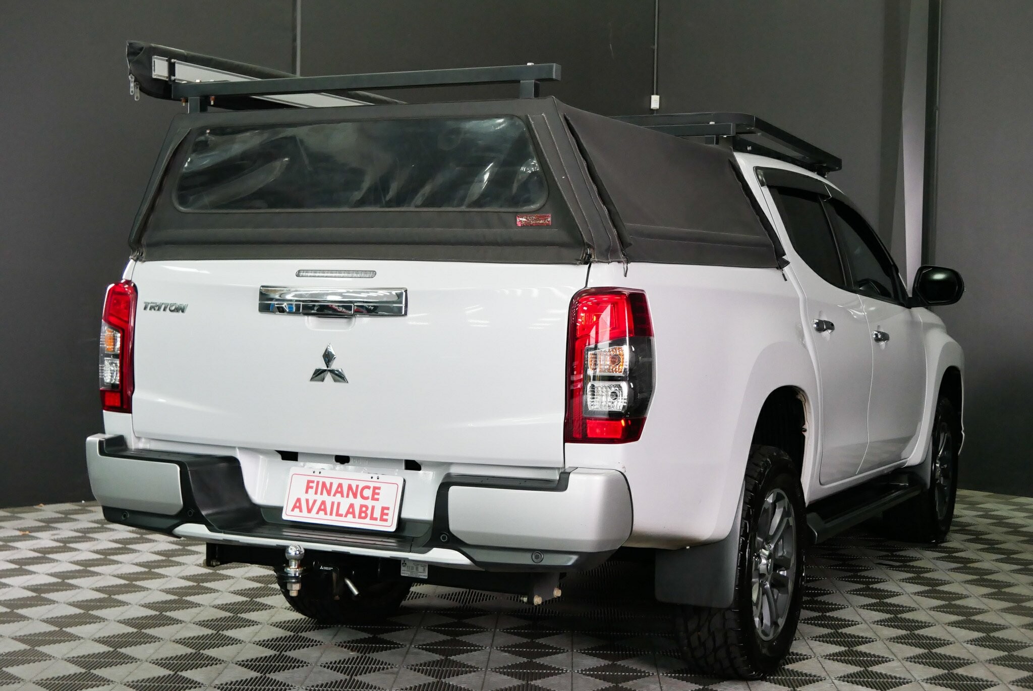 Mitsubishi Triton image 4