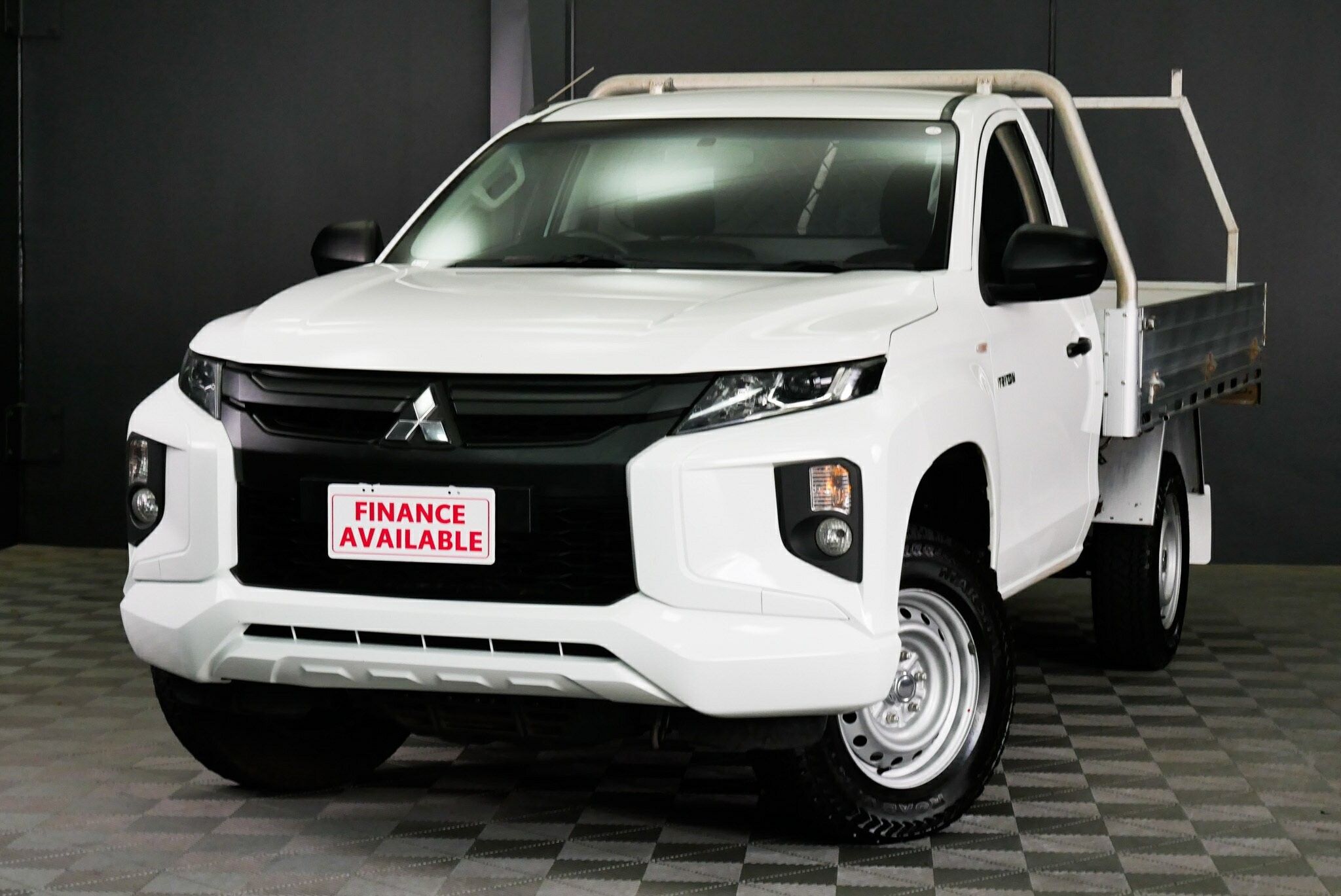 Mitsubishi Triton image 3