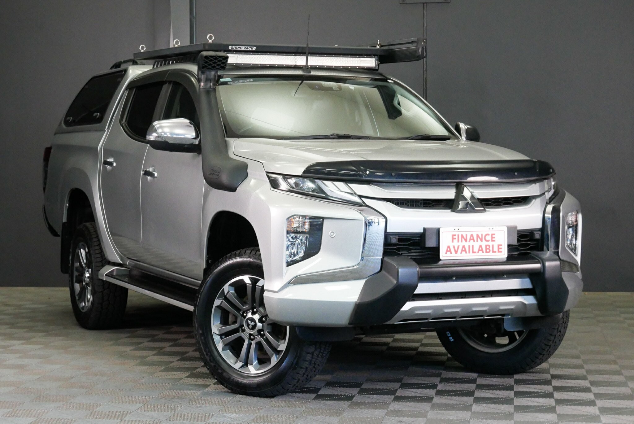 Mitsubishi Triton image 1