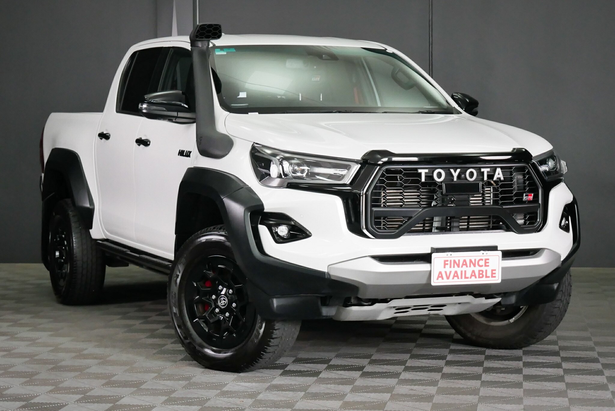 Toyota Hilux image 1