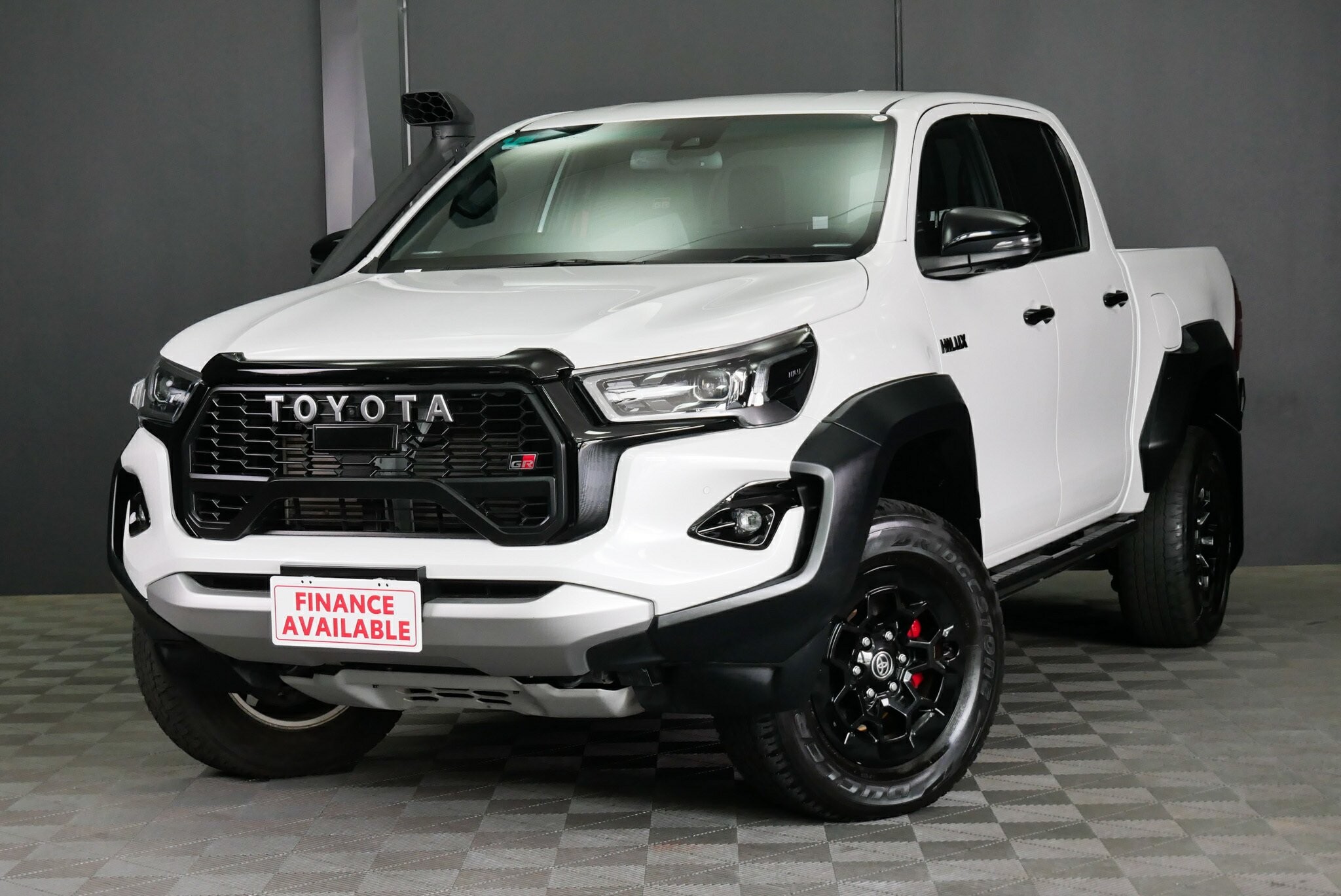 Toyota Hilux image 3