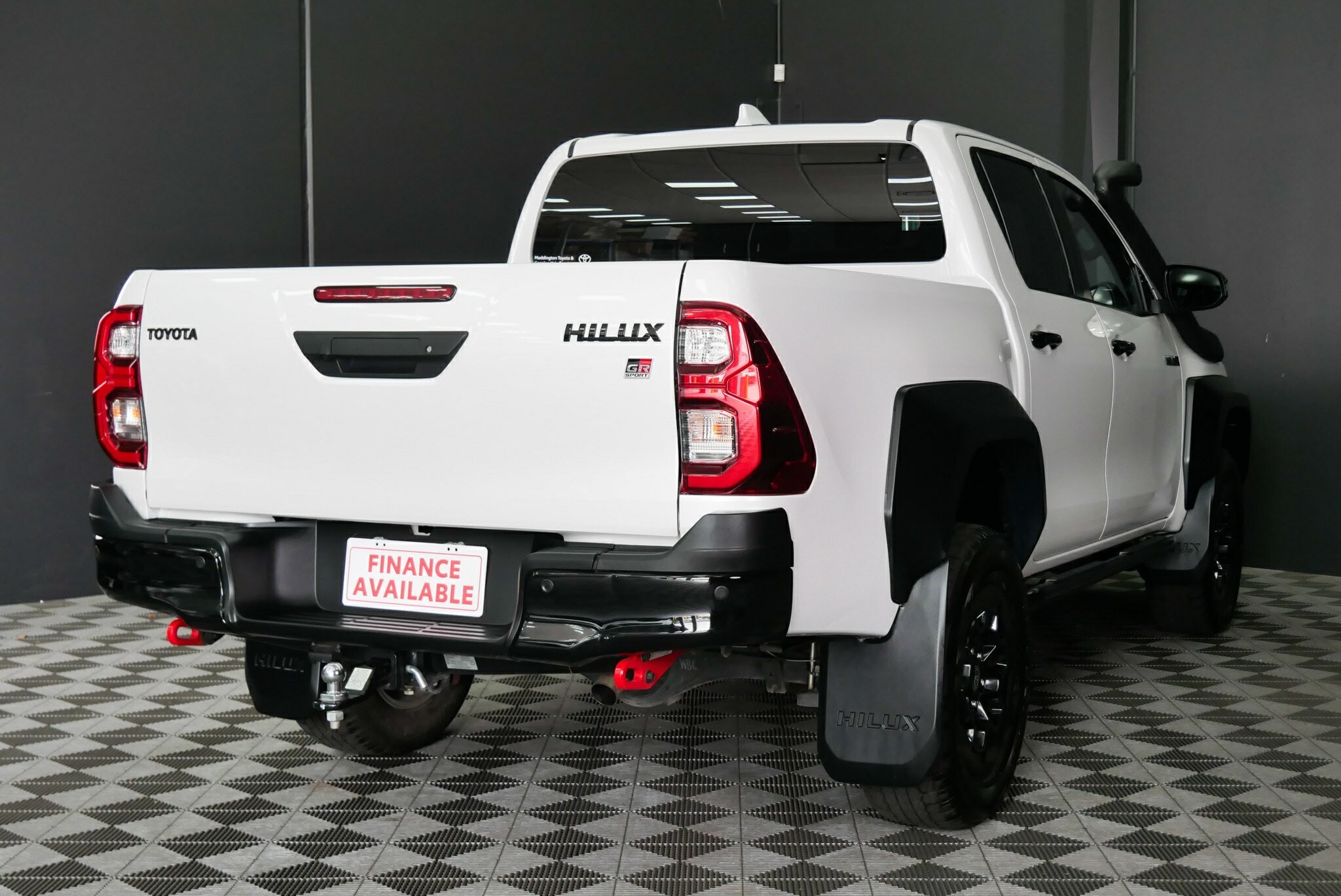 Toyota Hilux image 4