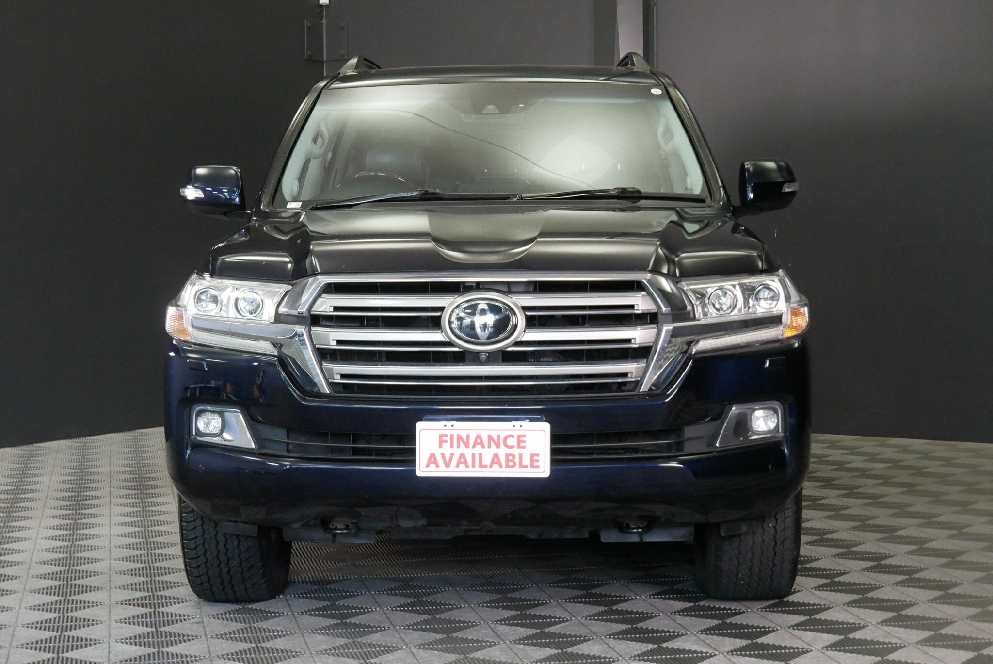 Toyota Landcruiser image 2