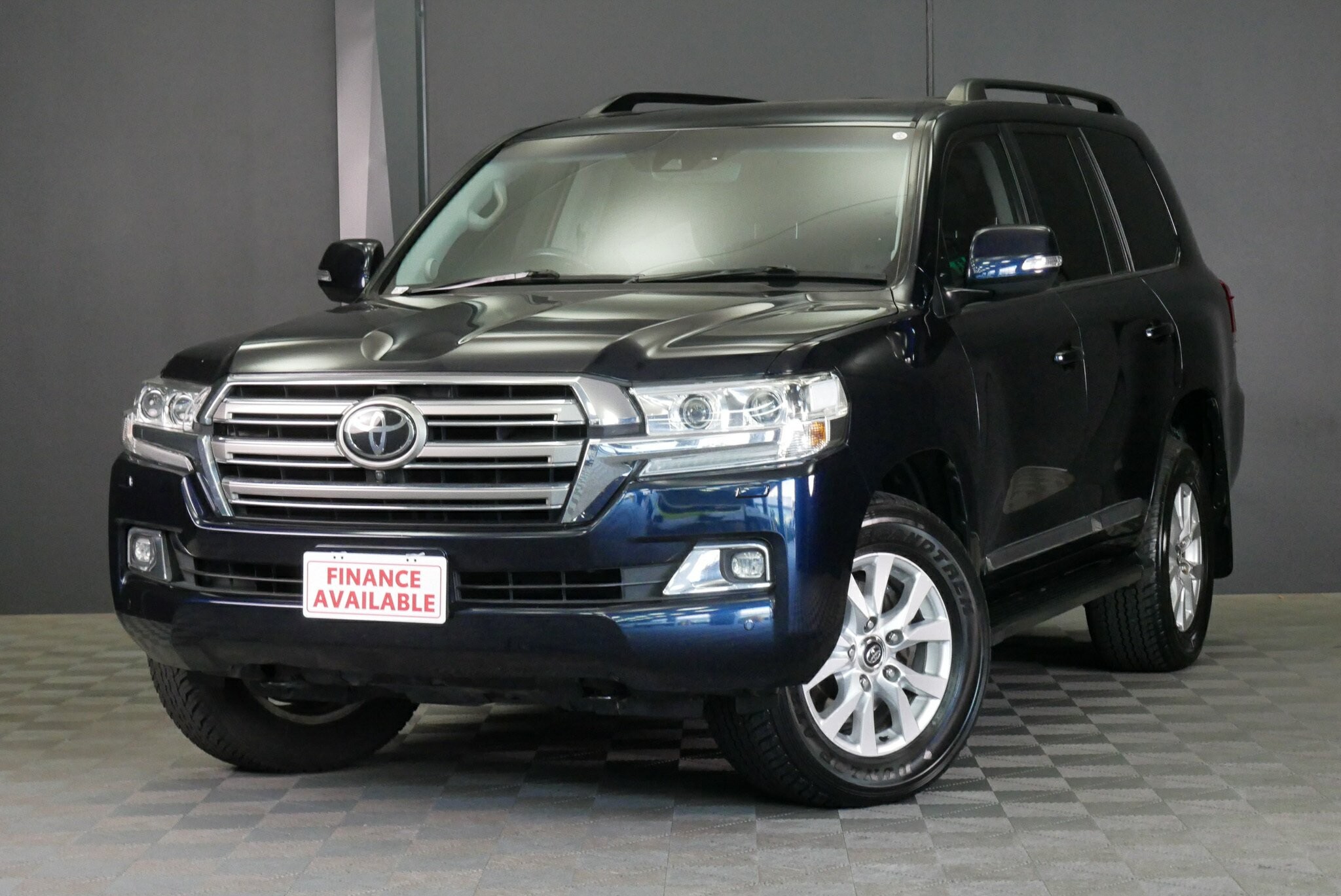 Toyota Landcruiser image 3