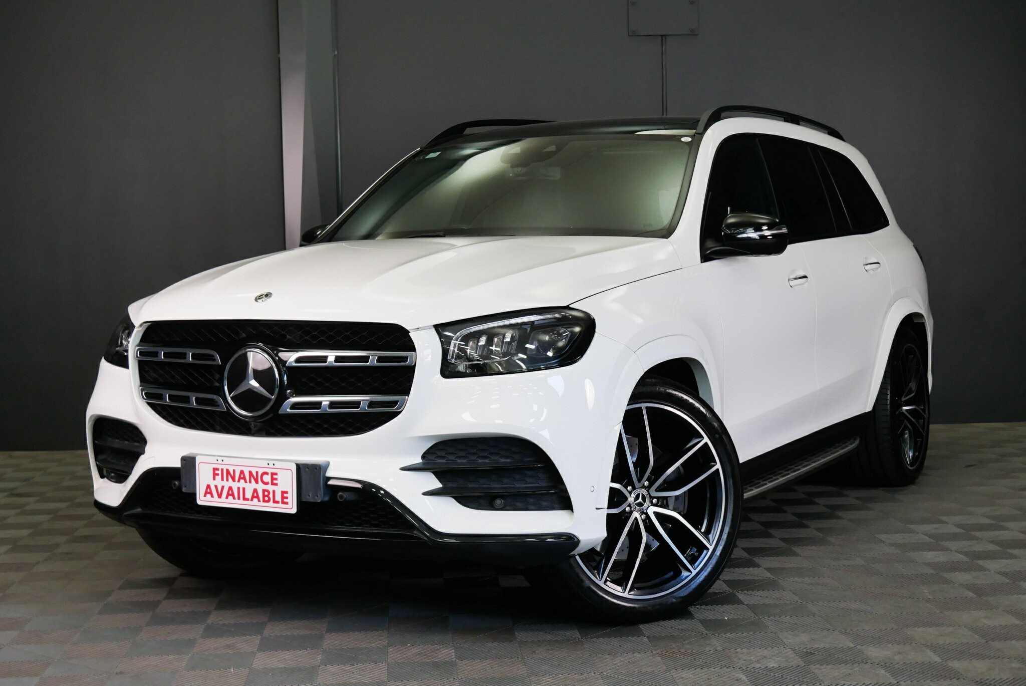 Mercedes Benz Gls-class image 3