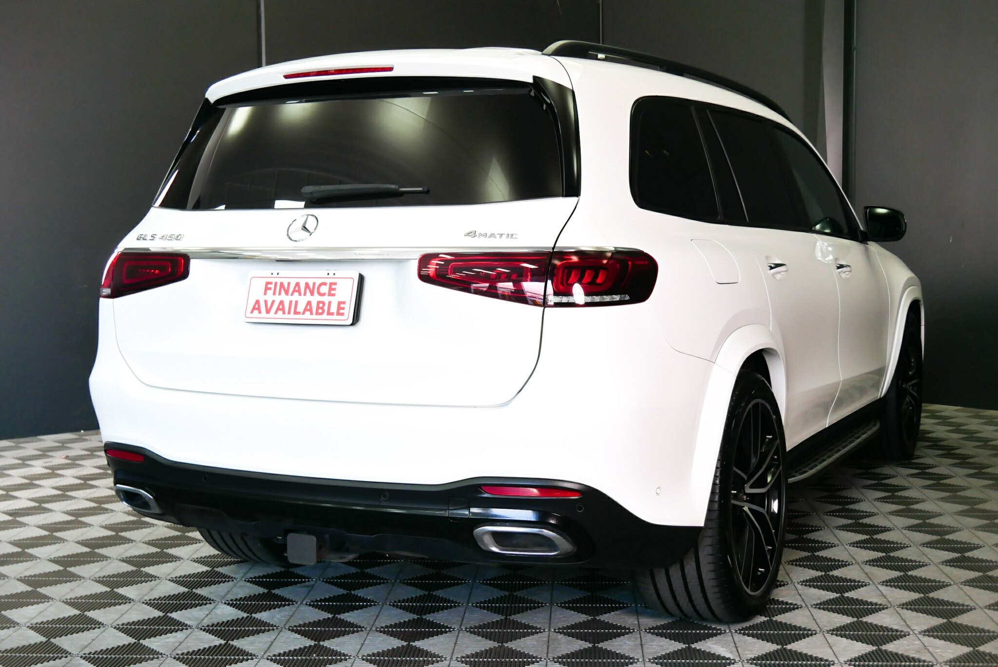Mercedes Benz Gls-class image 4