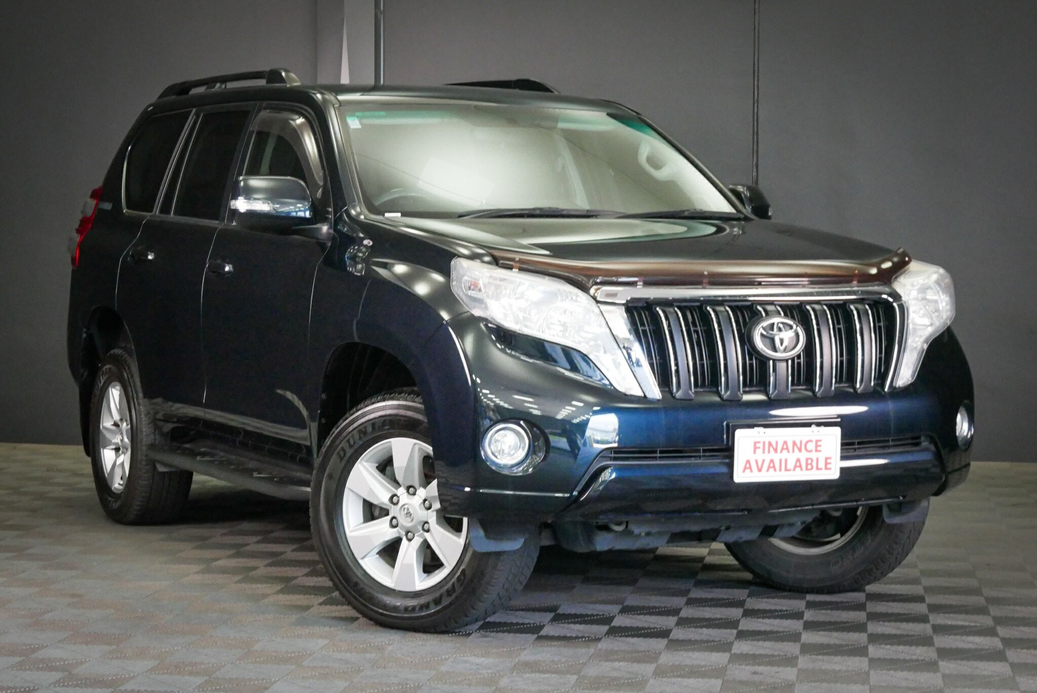 Toyota Landcruiser Prado image 1