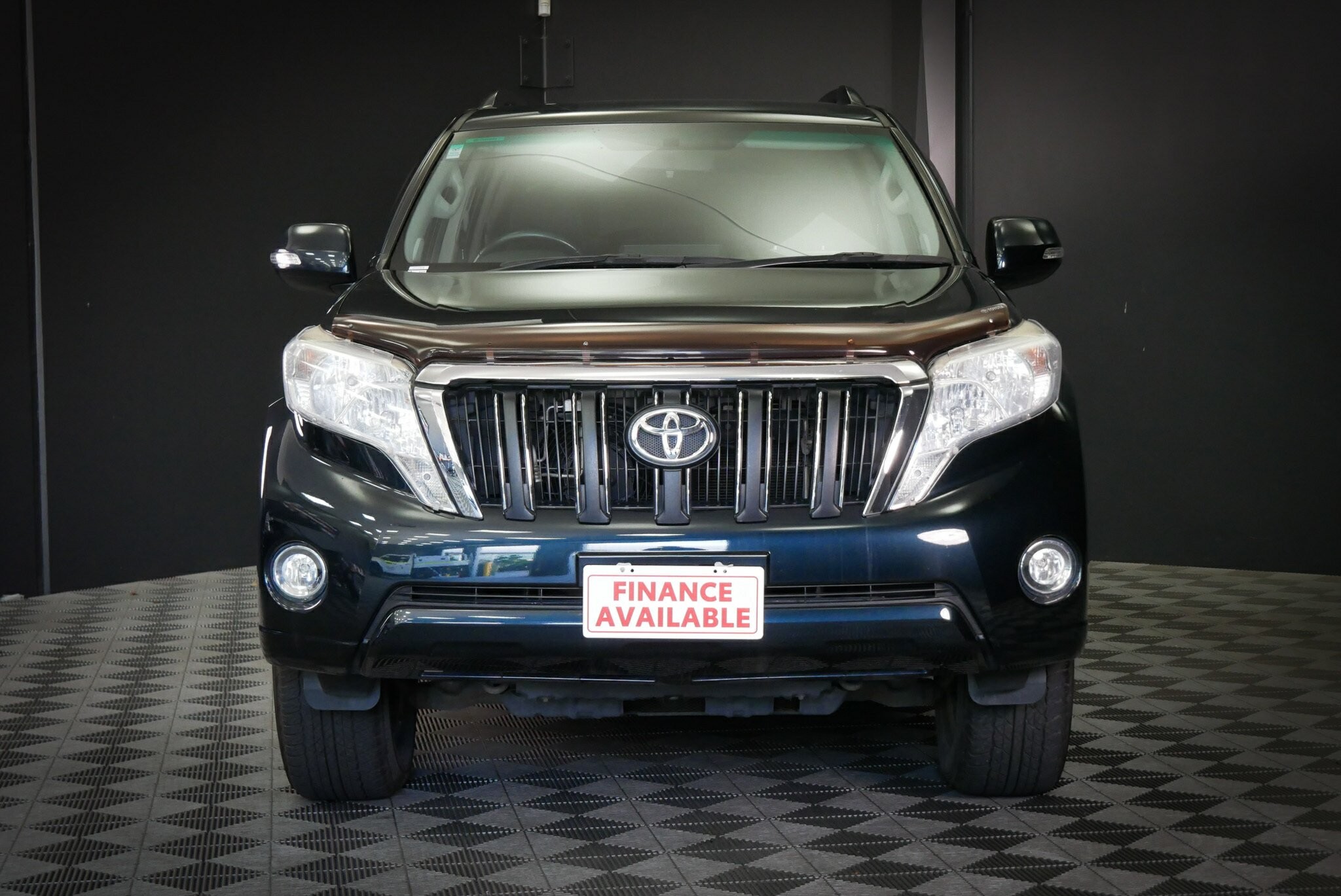 Toyota Landcruiser Prado image 2