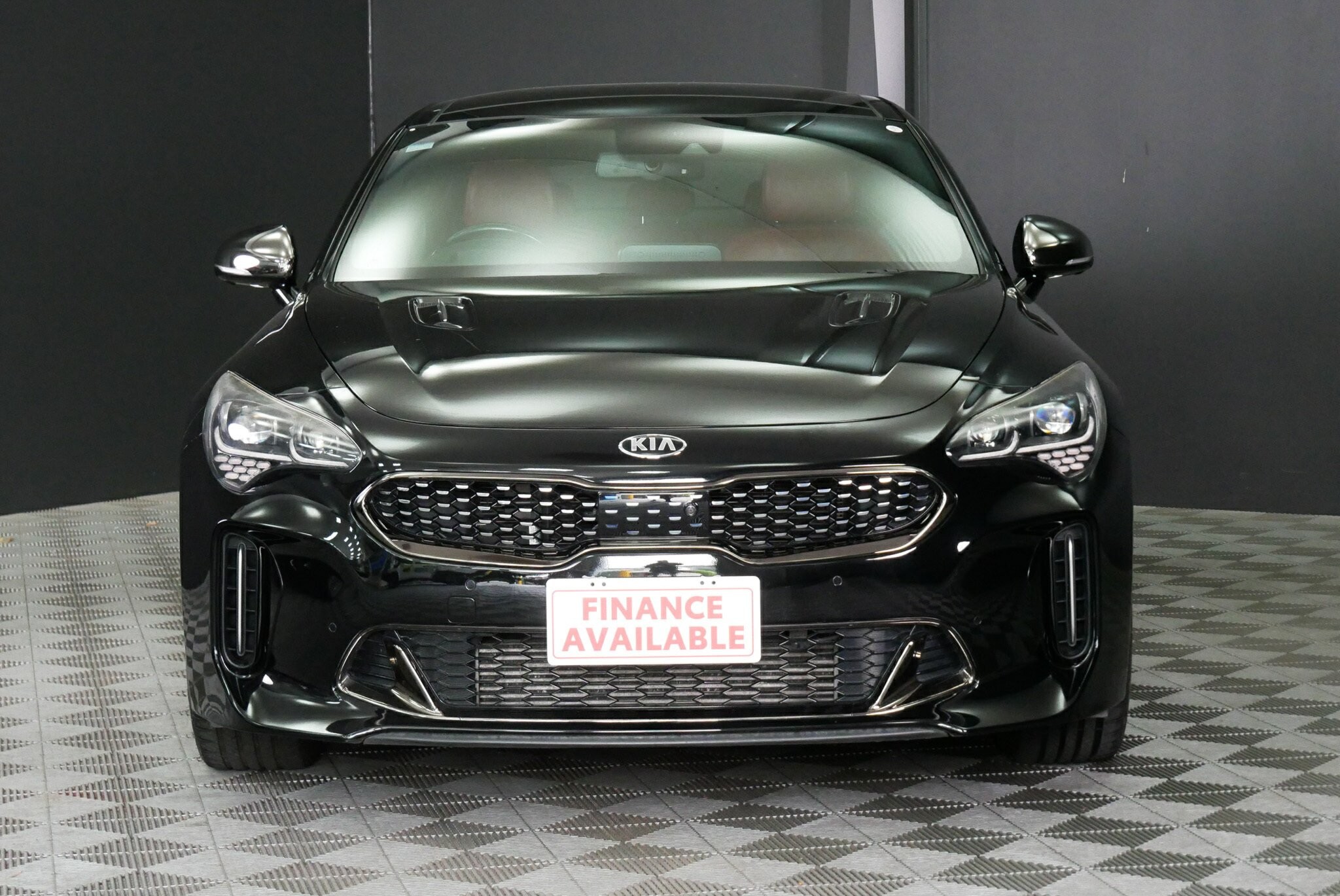 Kia Stinger image 2