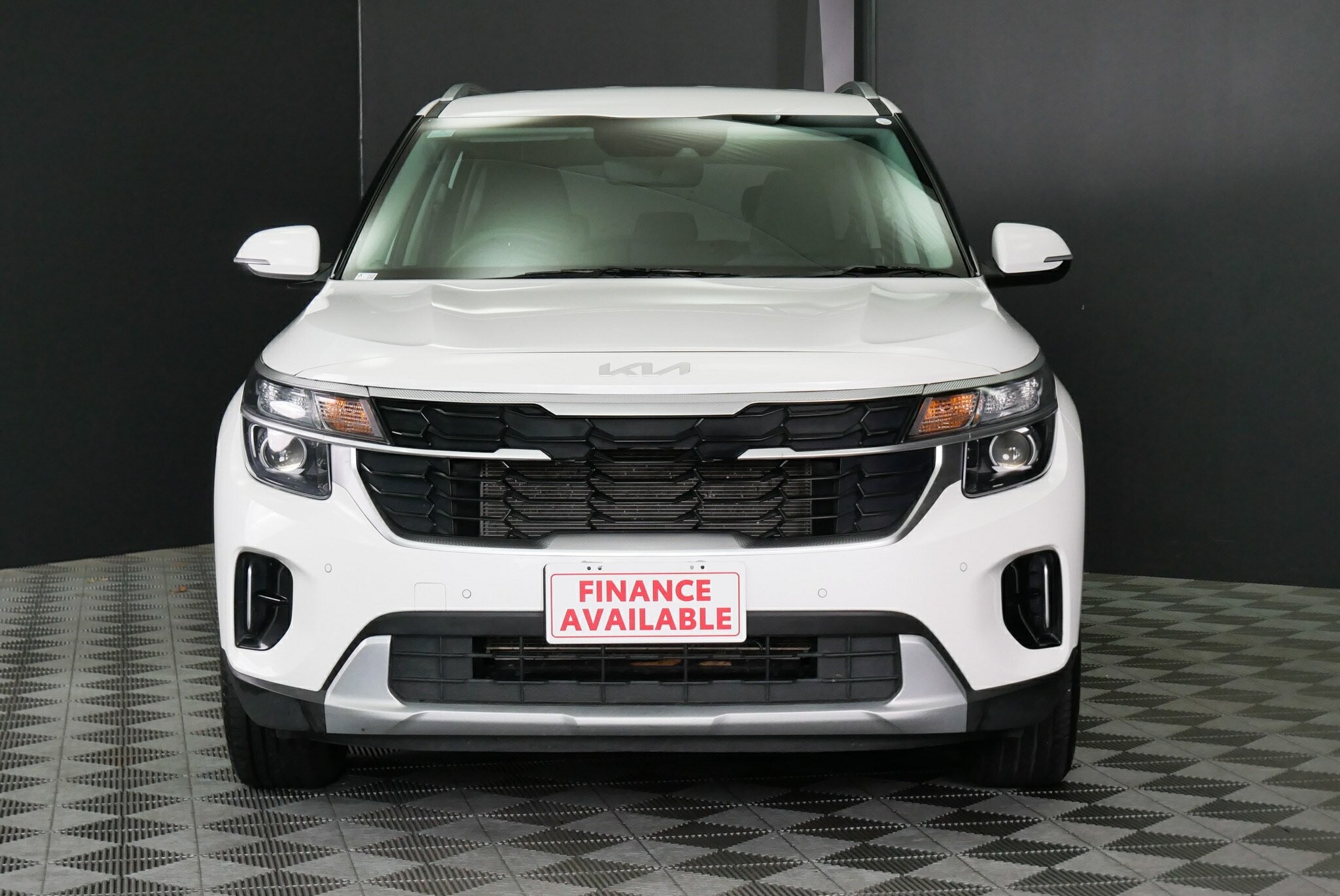 Kia Seltos image 2