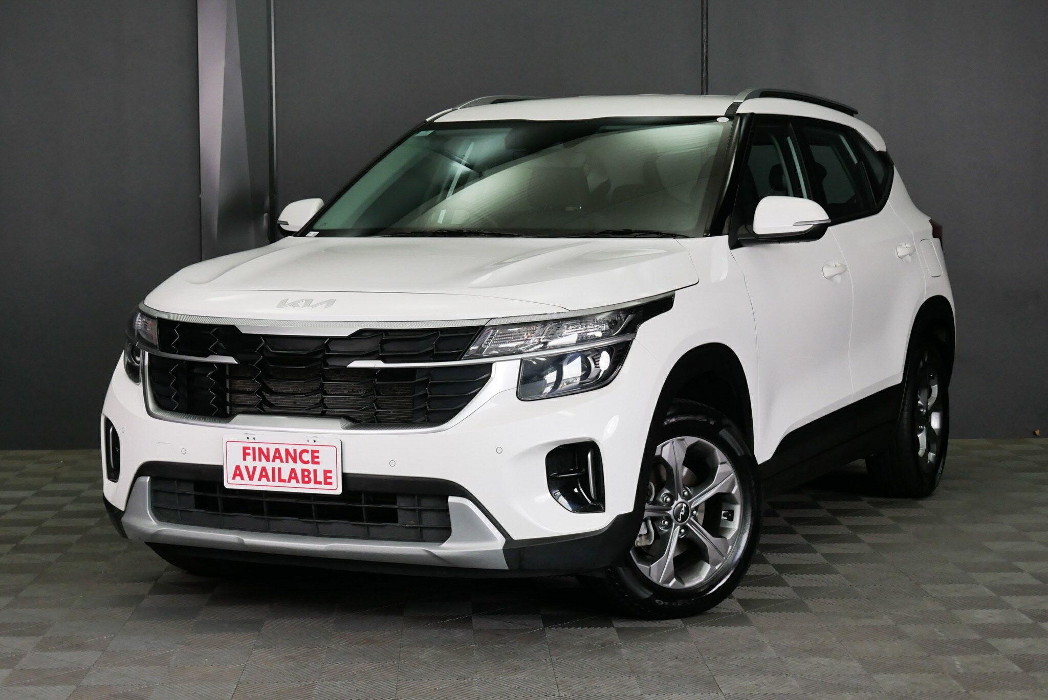 Kia Seltos image 3