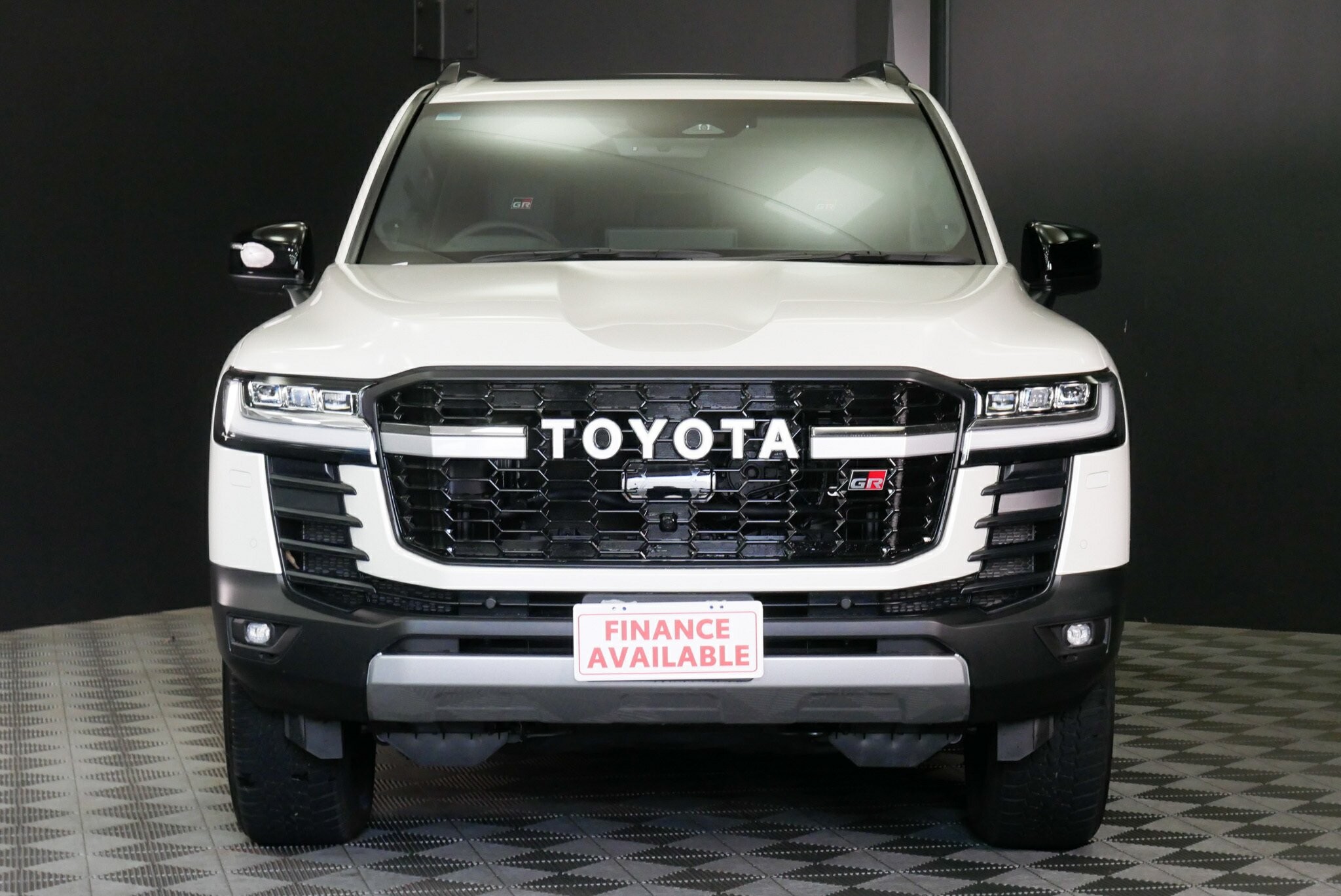 Toyota Landcruiser image 2