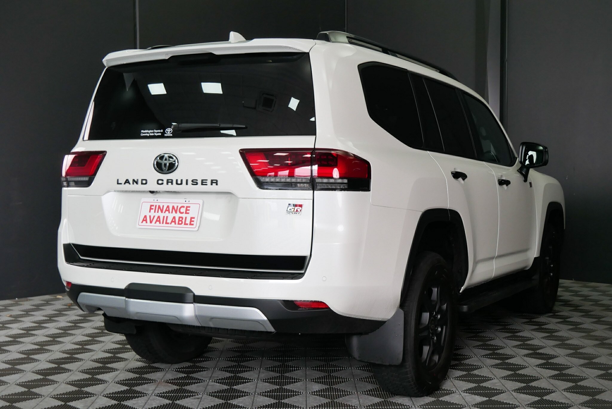 Toyota Landcruiser image 4