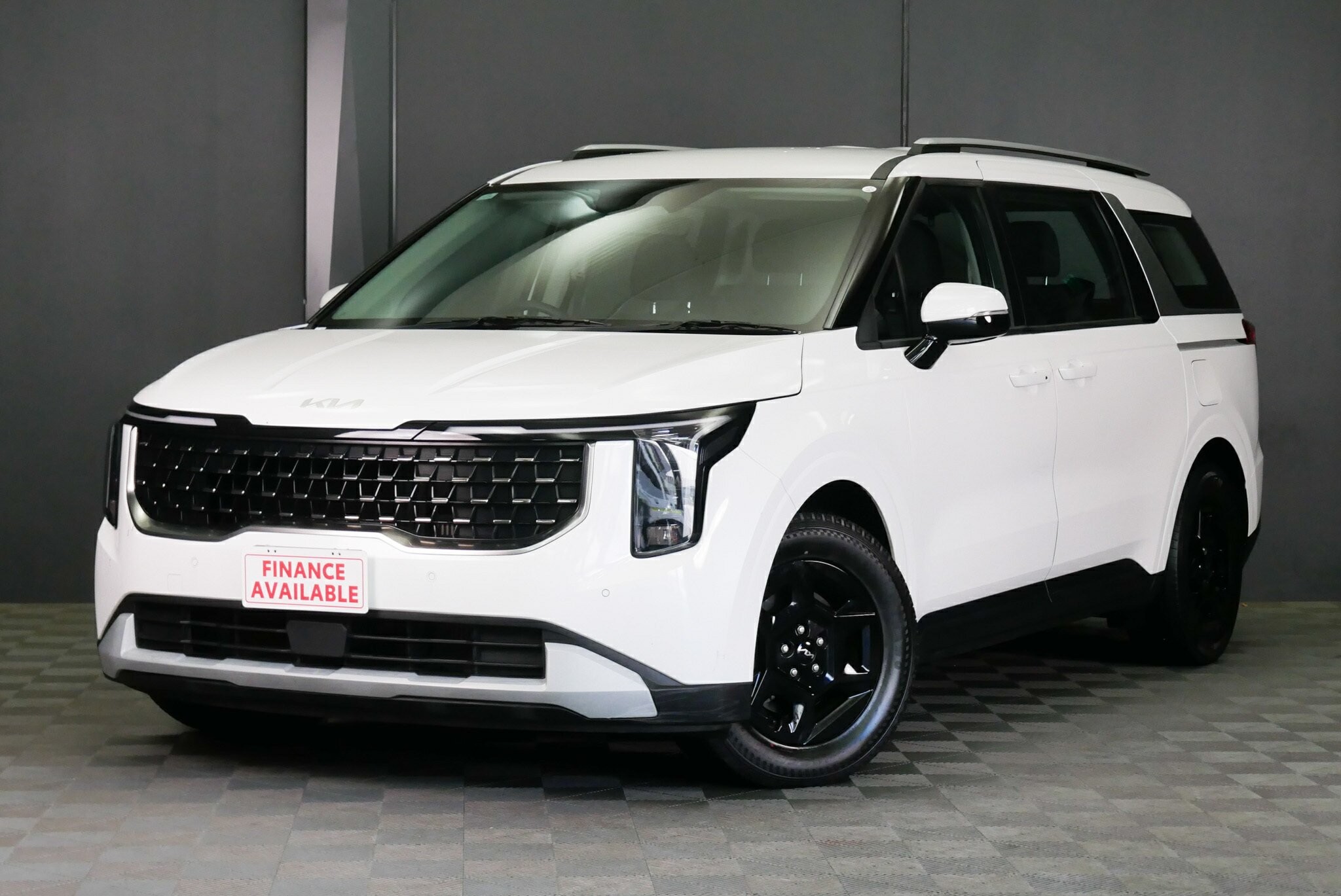 Kia Carnival image 3