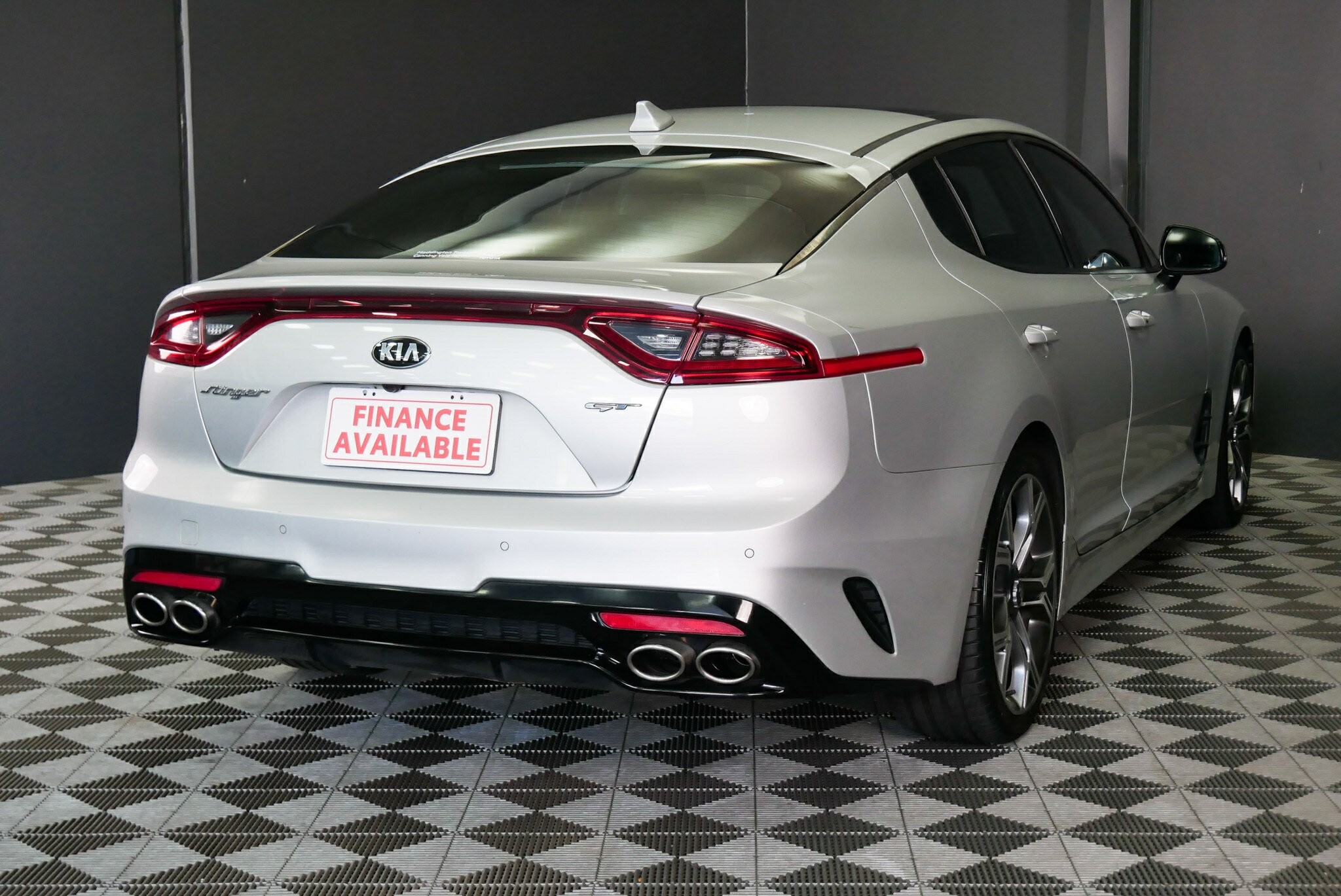 Kia Stinger image 4