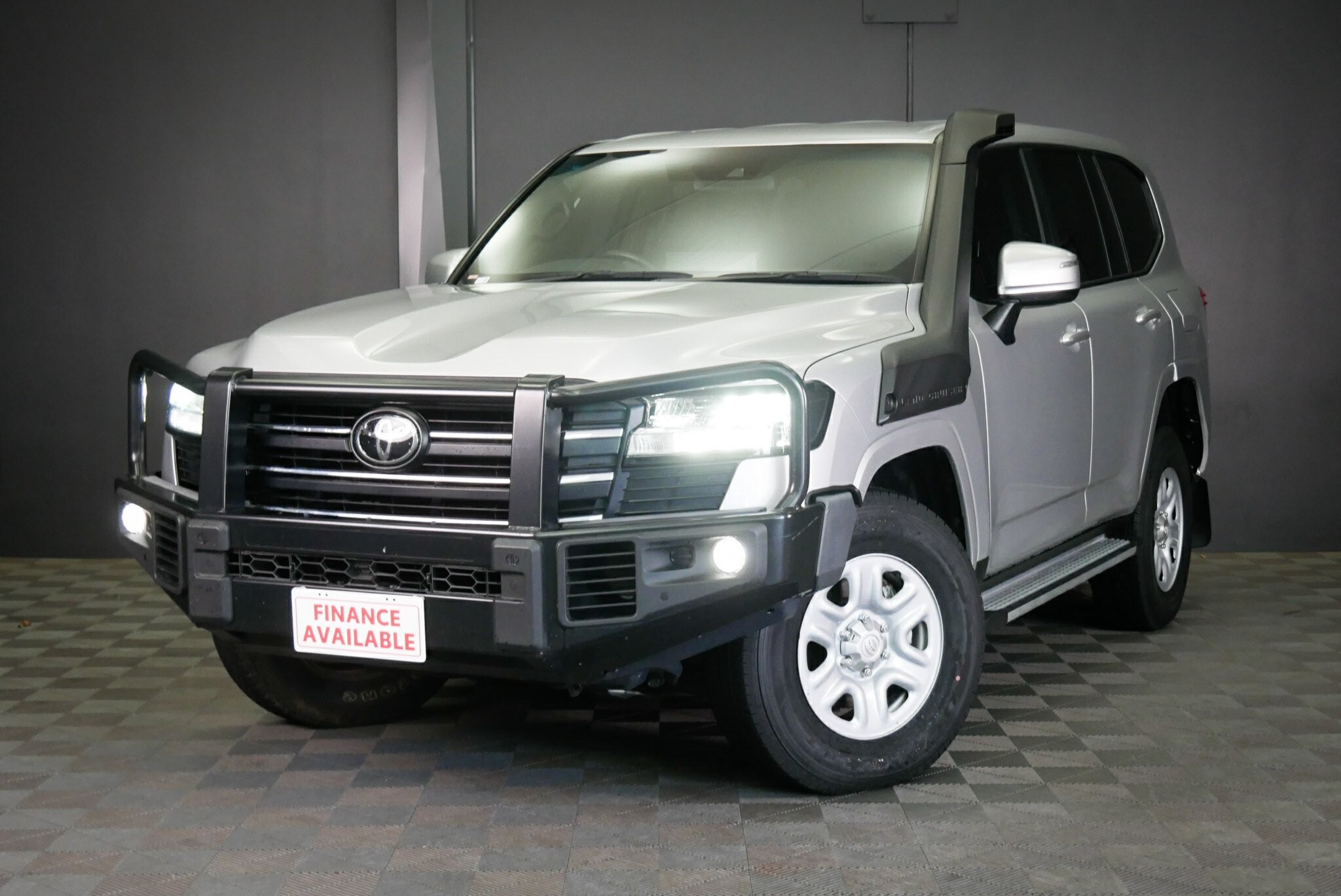 Toyota Landcruiser image 3
