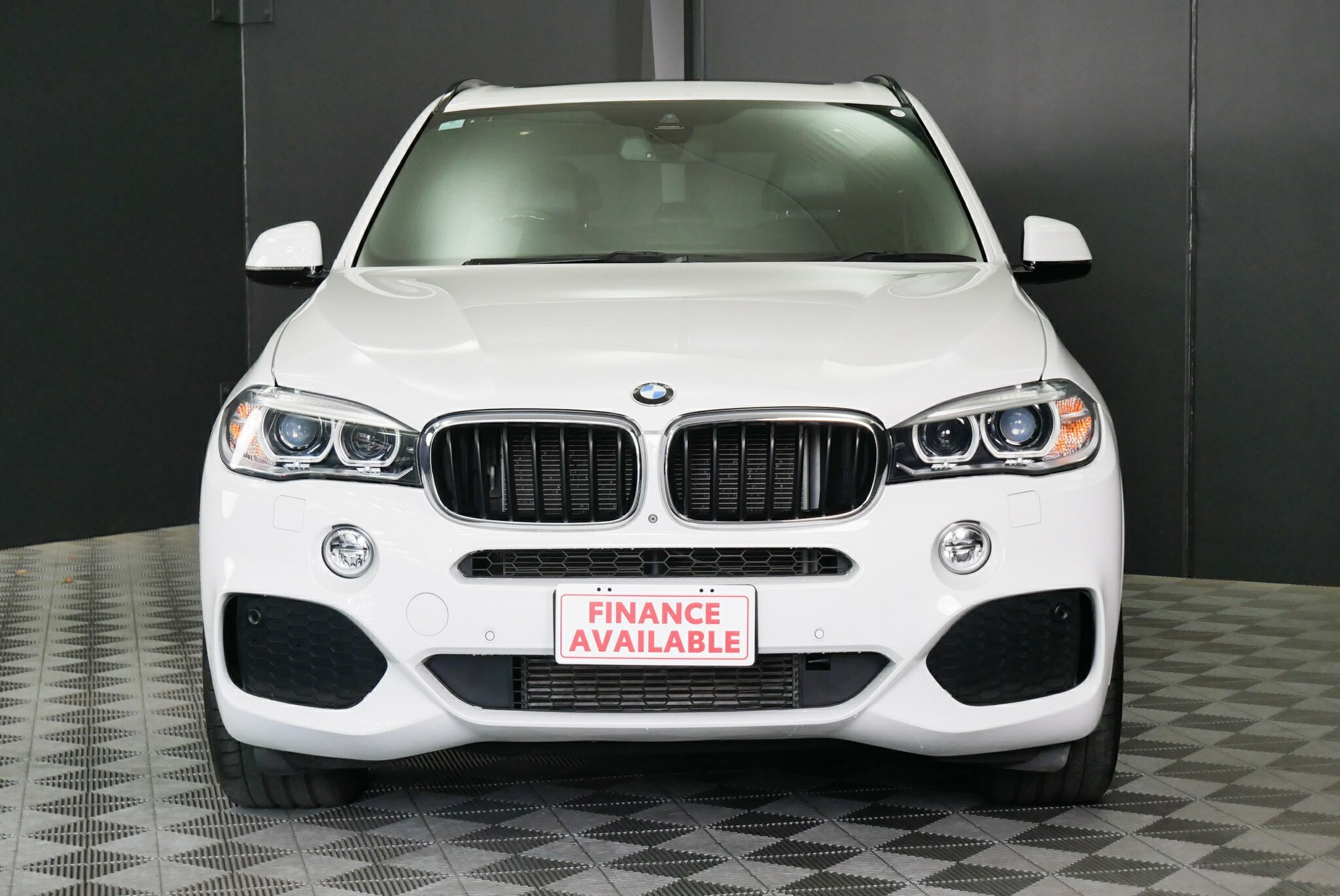 BMW X5 image 2