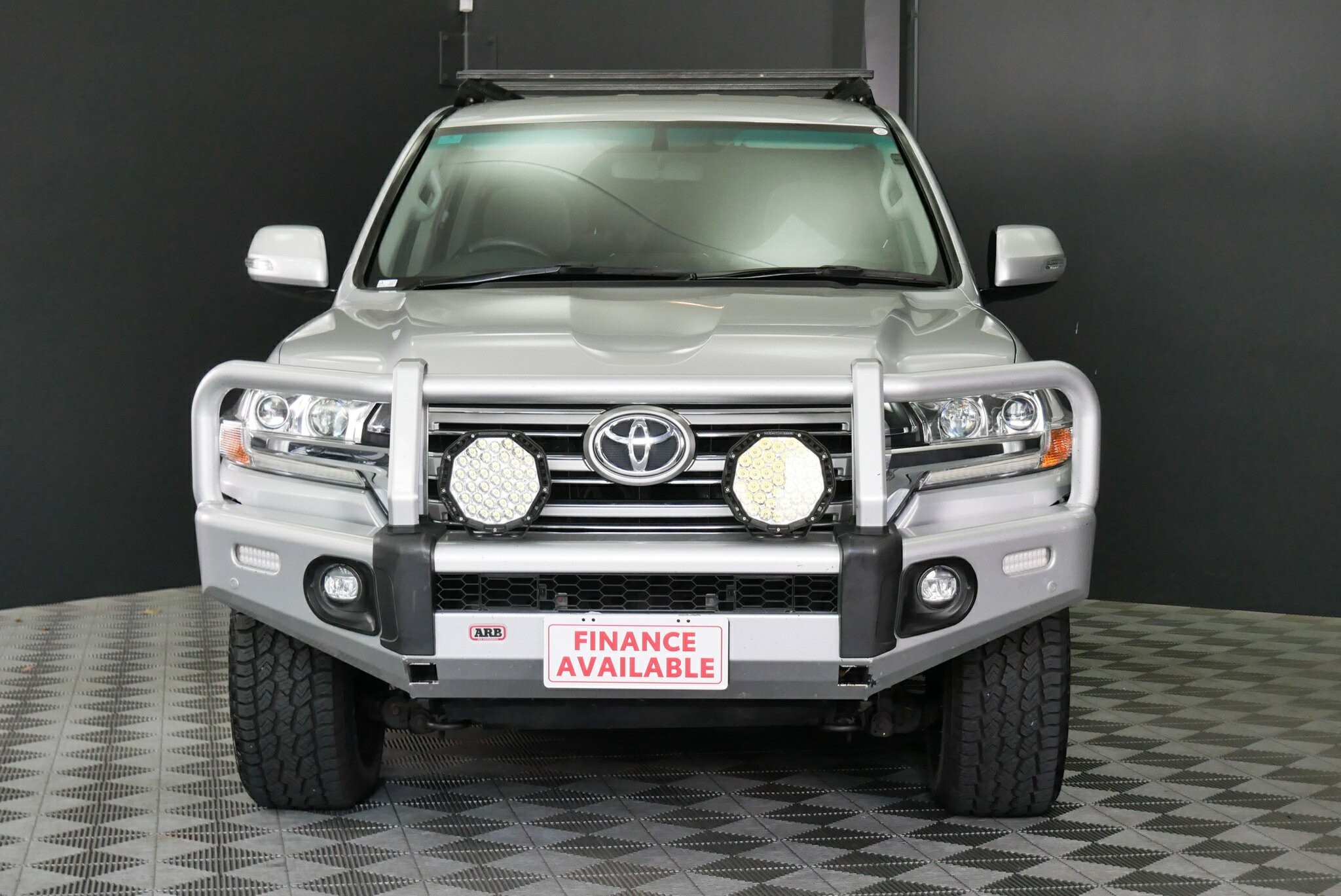 Toyota Landcruiser image 2
