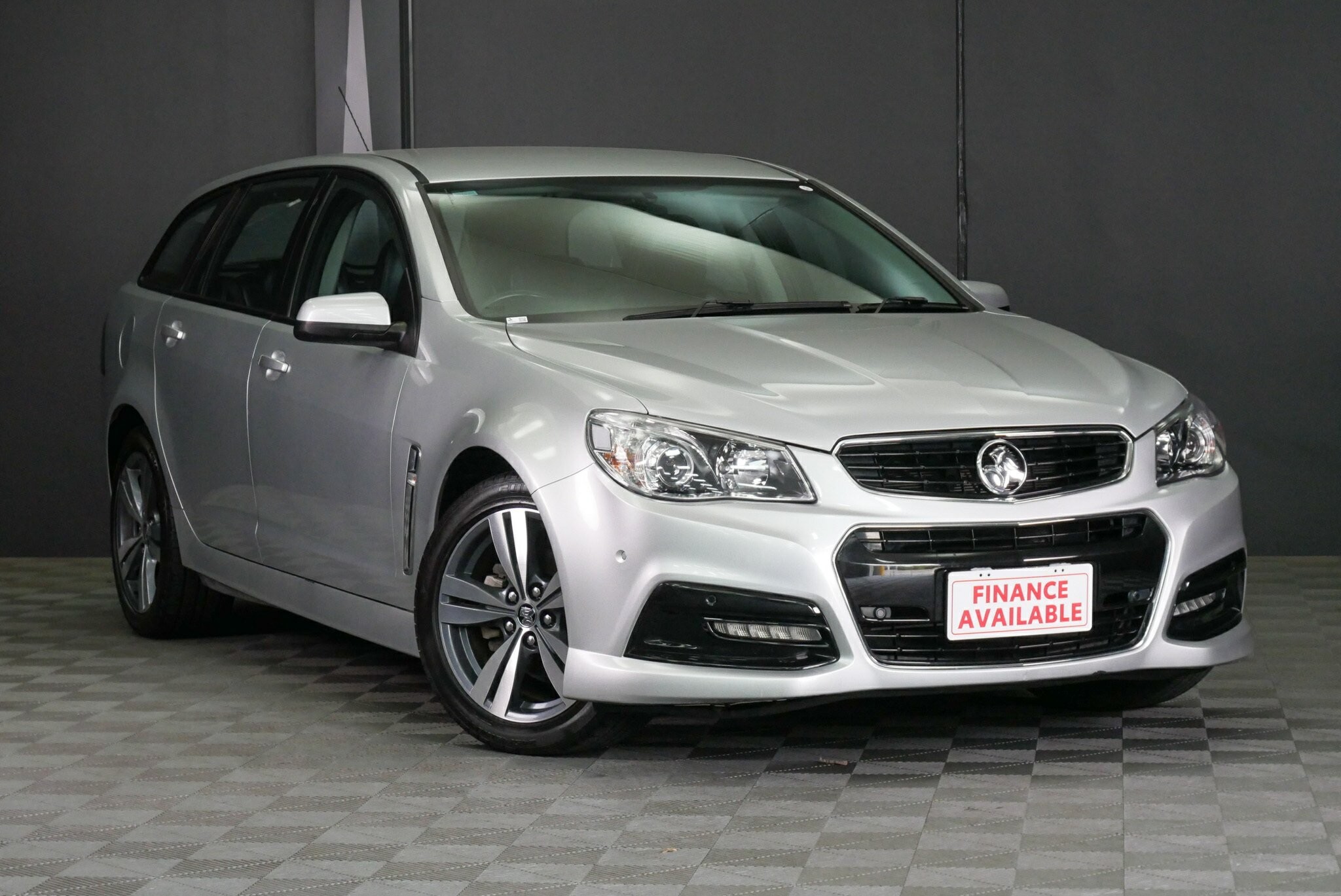 Holden Commodore image 1
