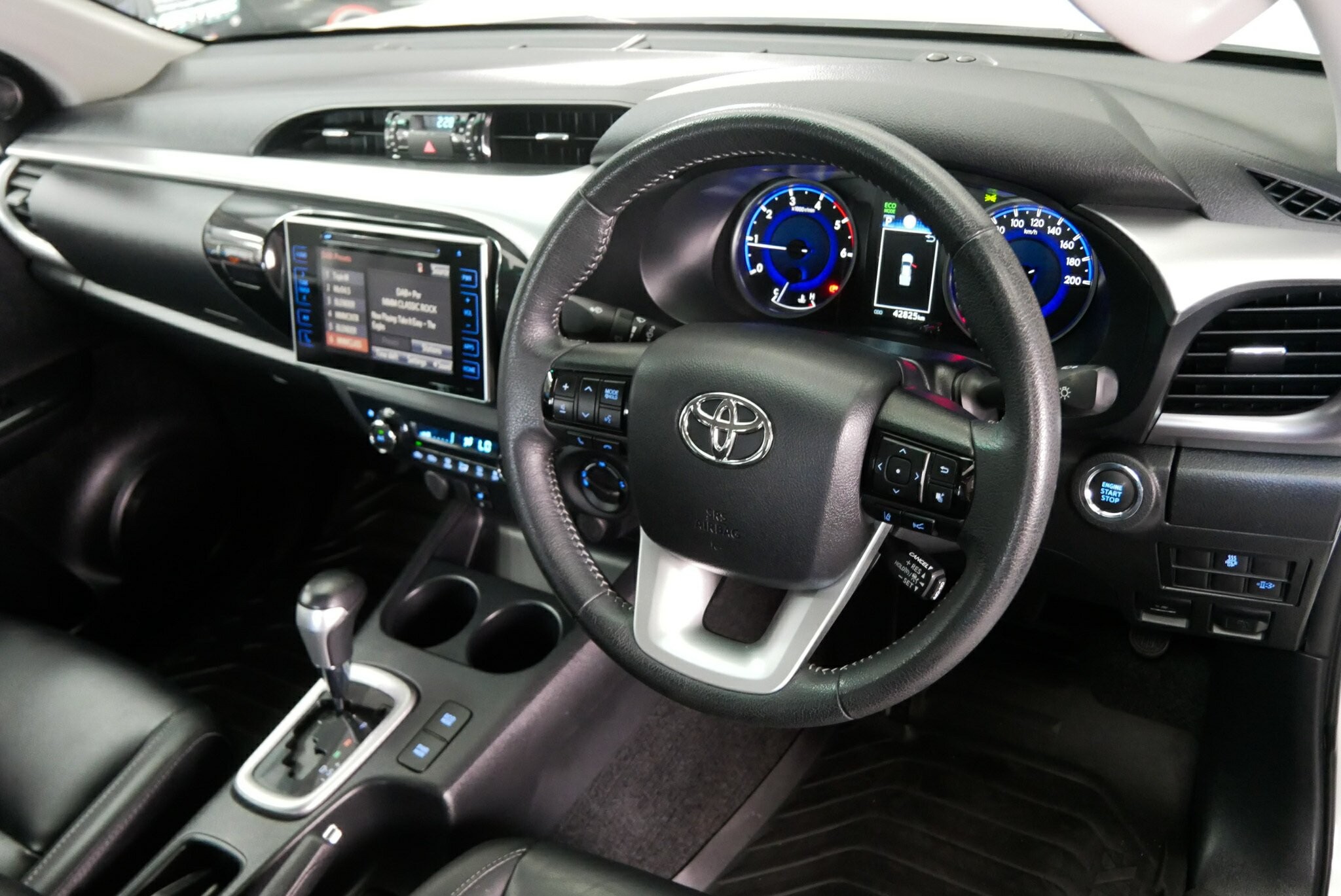 Toyota Hilux image 4