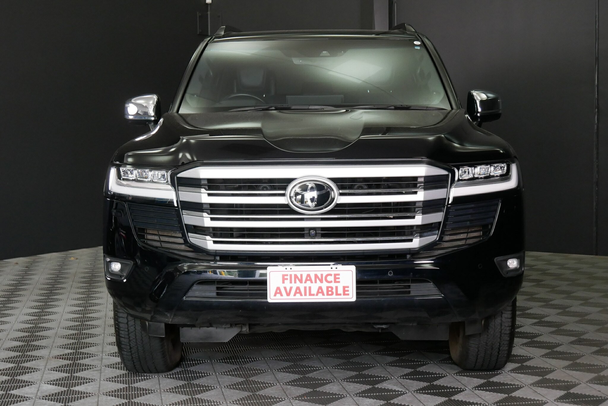 Toyota Landcruiser image 2
