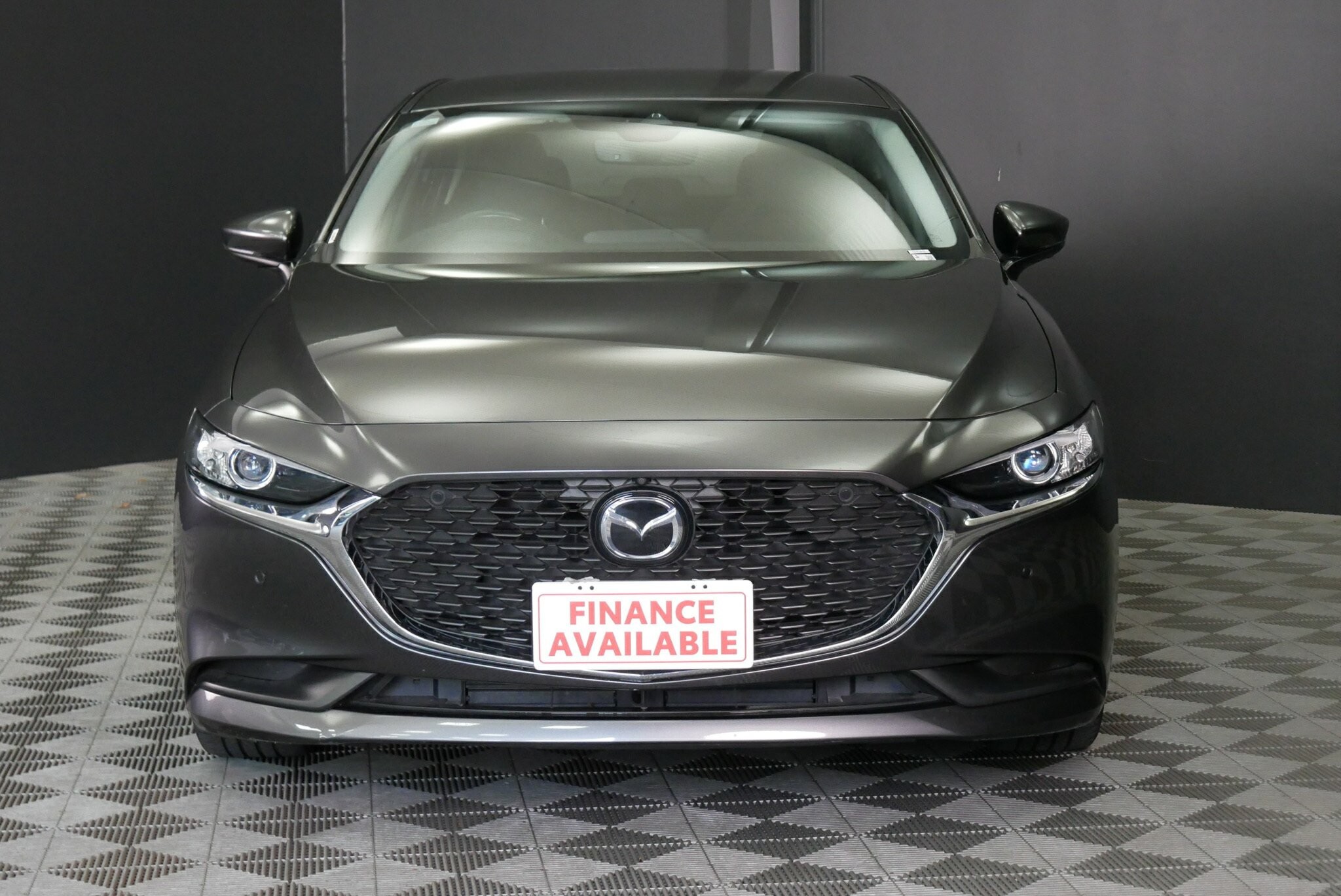 Mazda 3 image 2
