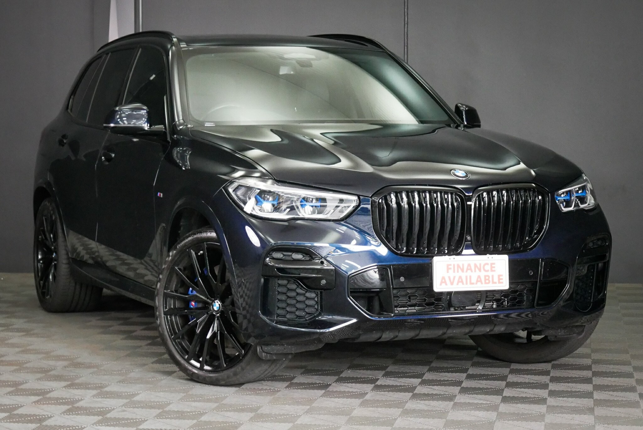 BMW X5 image 1