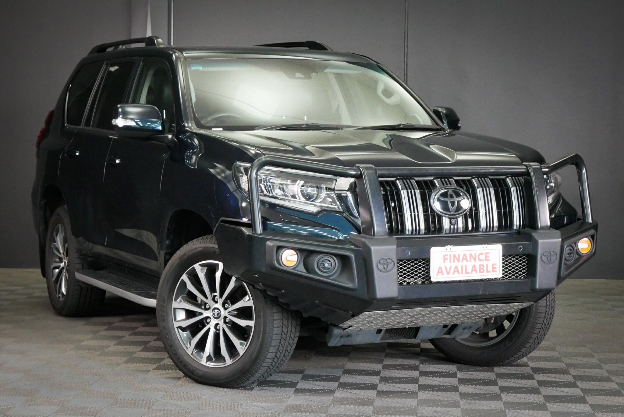Toyota Landcruiser Prado image 1