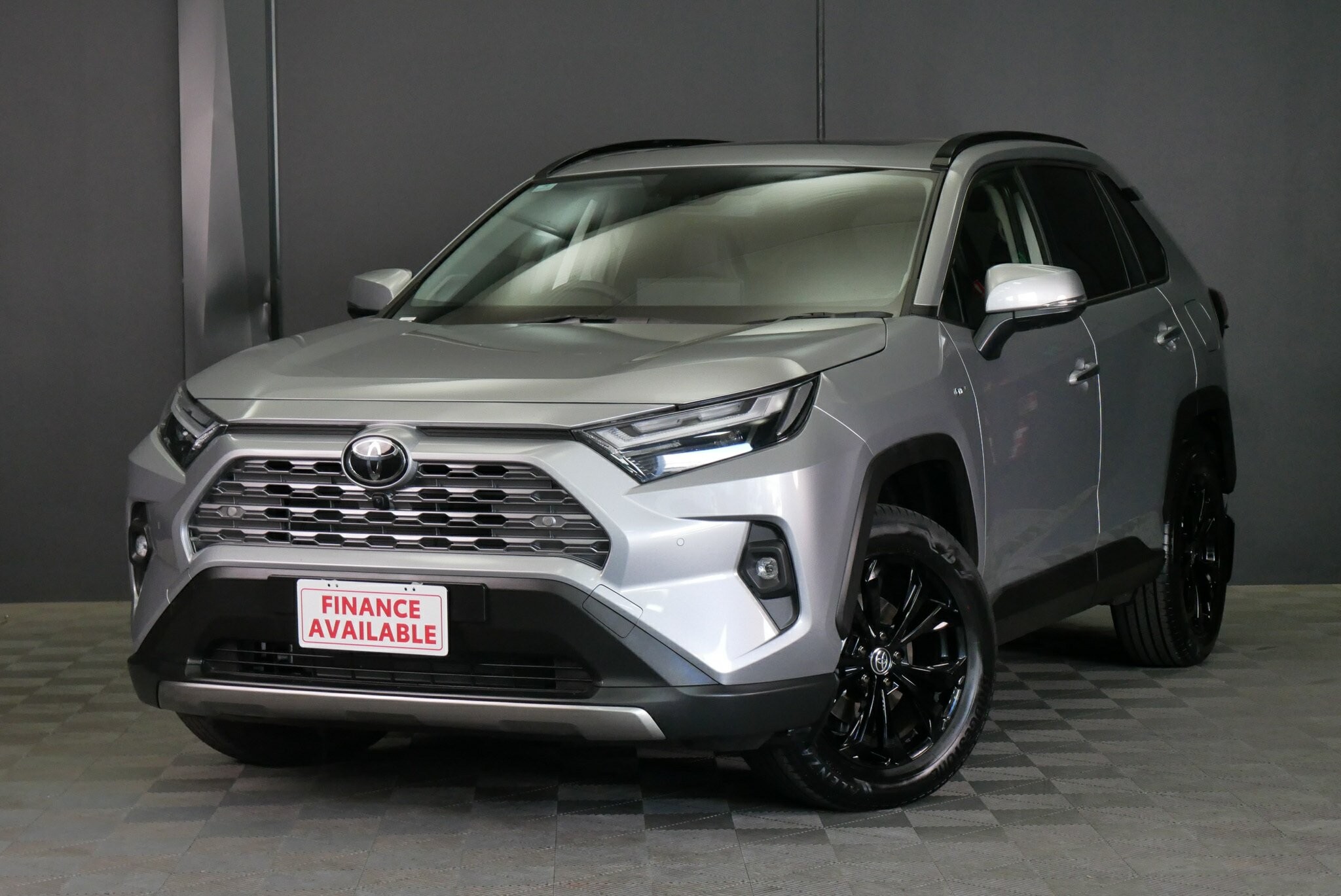 Toyota Rav4 image 2