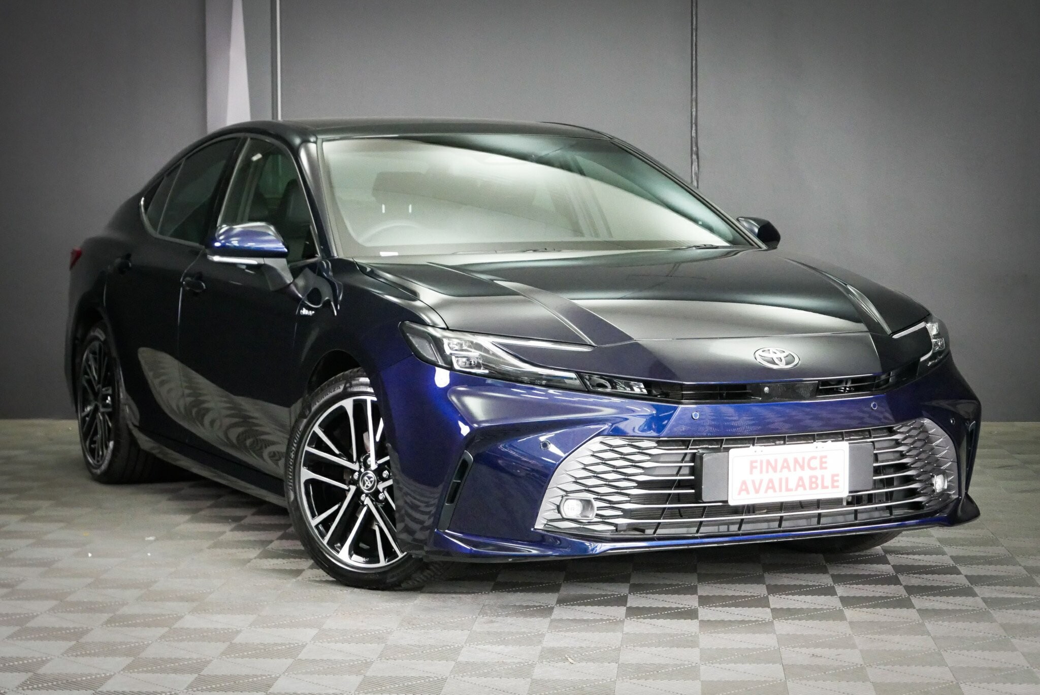 Toyota Camry image 1