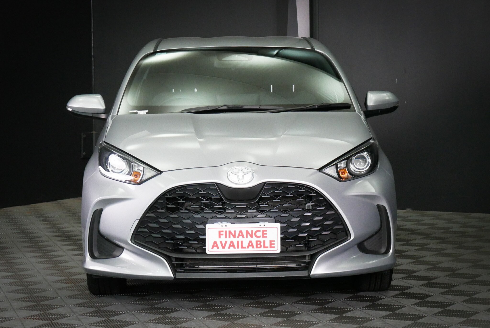 Toyota Yaris image 2
