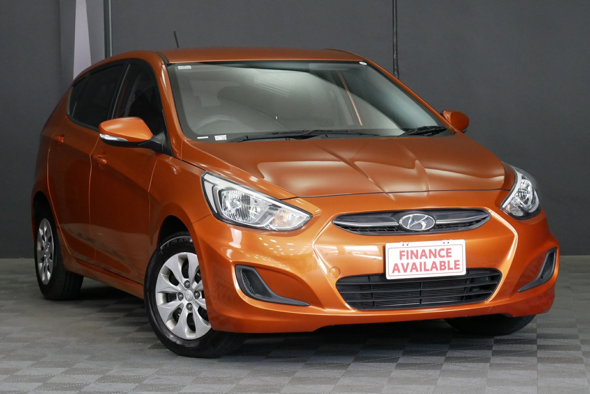 Hyundai Accent image 1