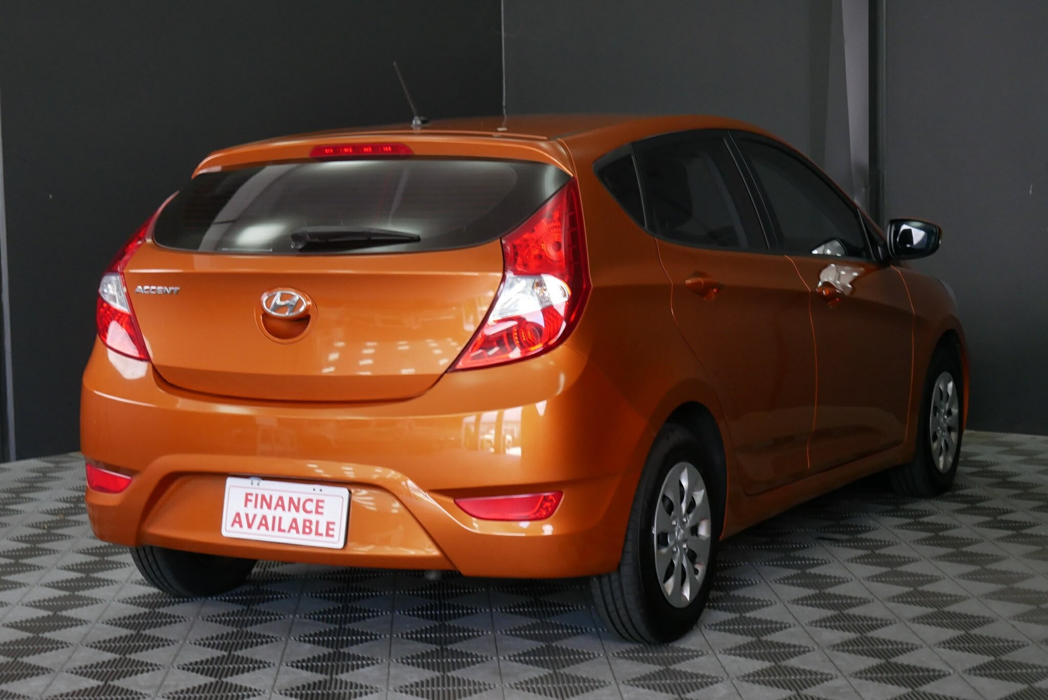 Hyundai Accent image 4