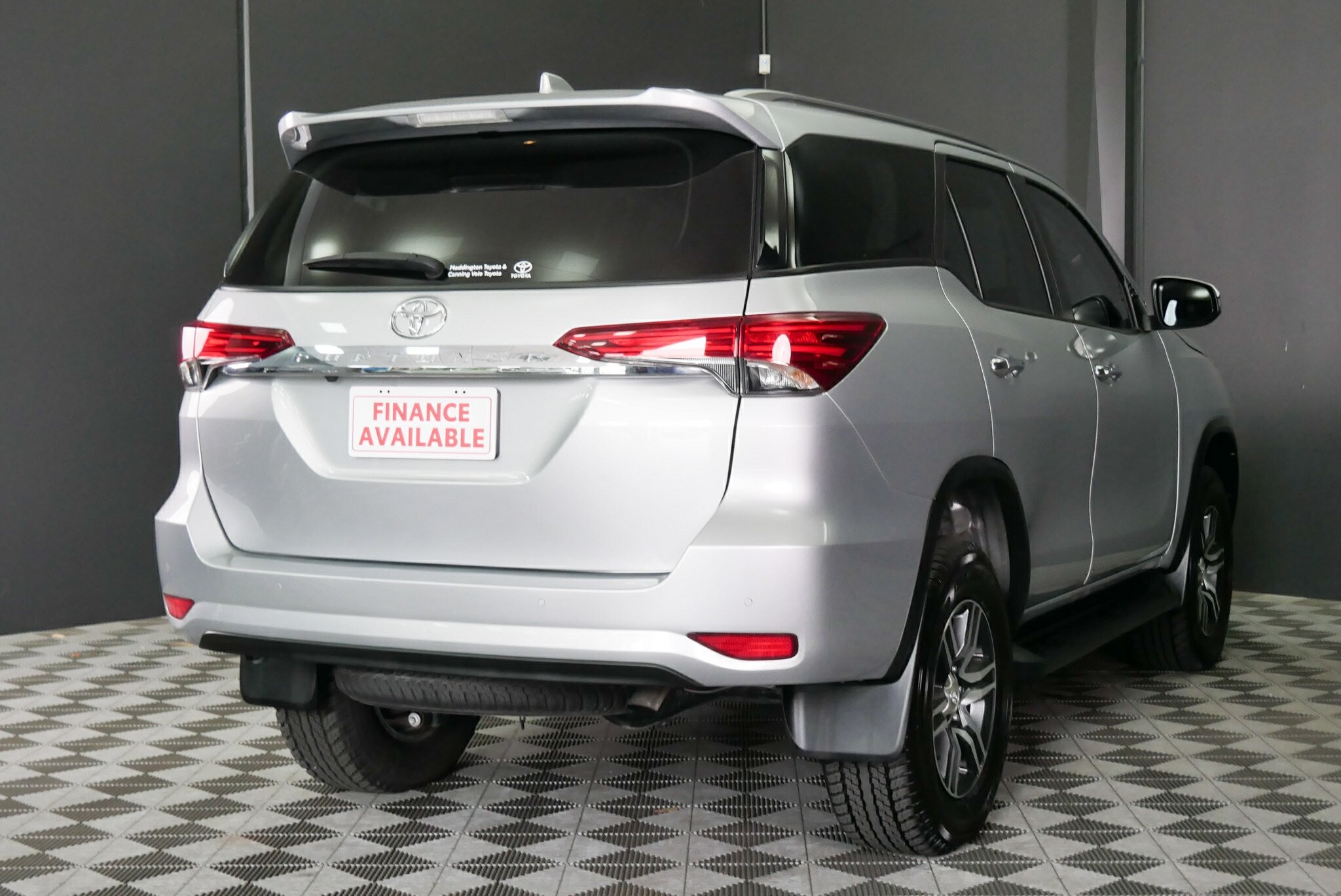 Toyota Fortuner image 4