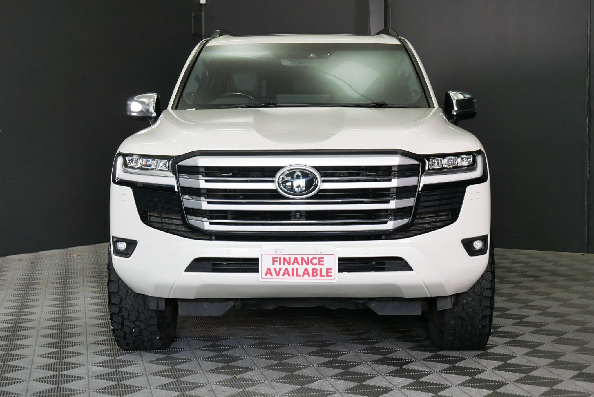 Toyota Landcruiser image 2