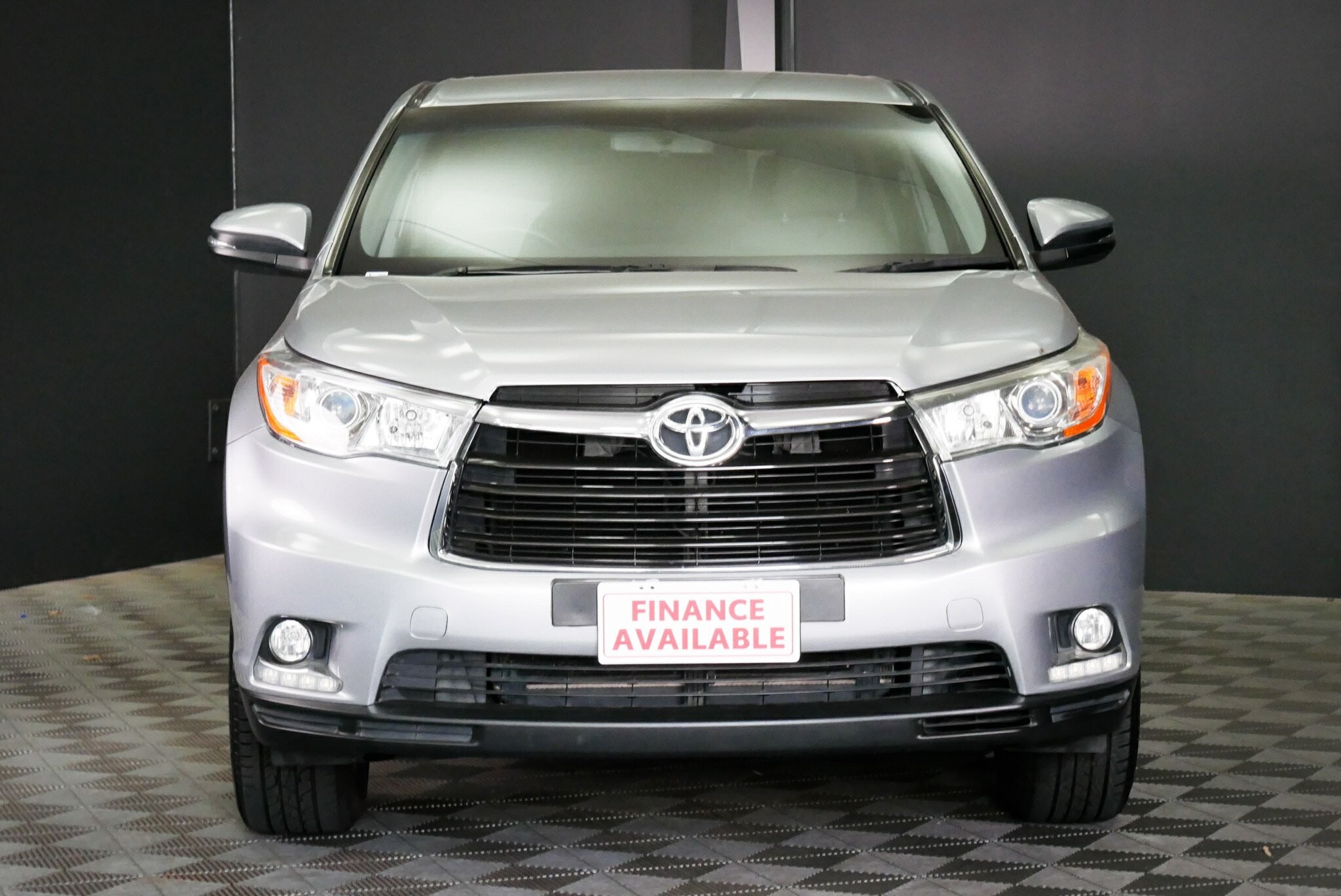 Toyota Kluger image 2