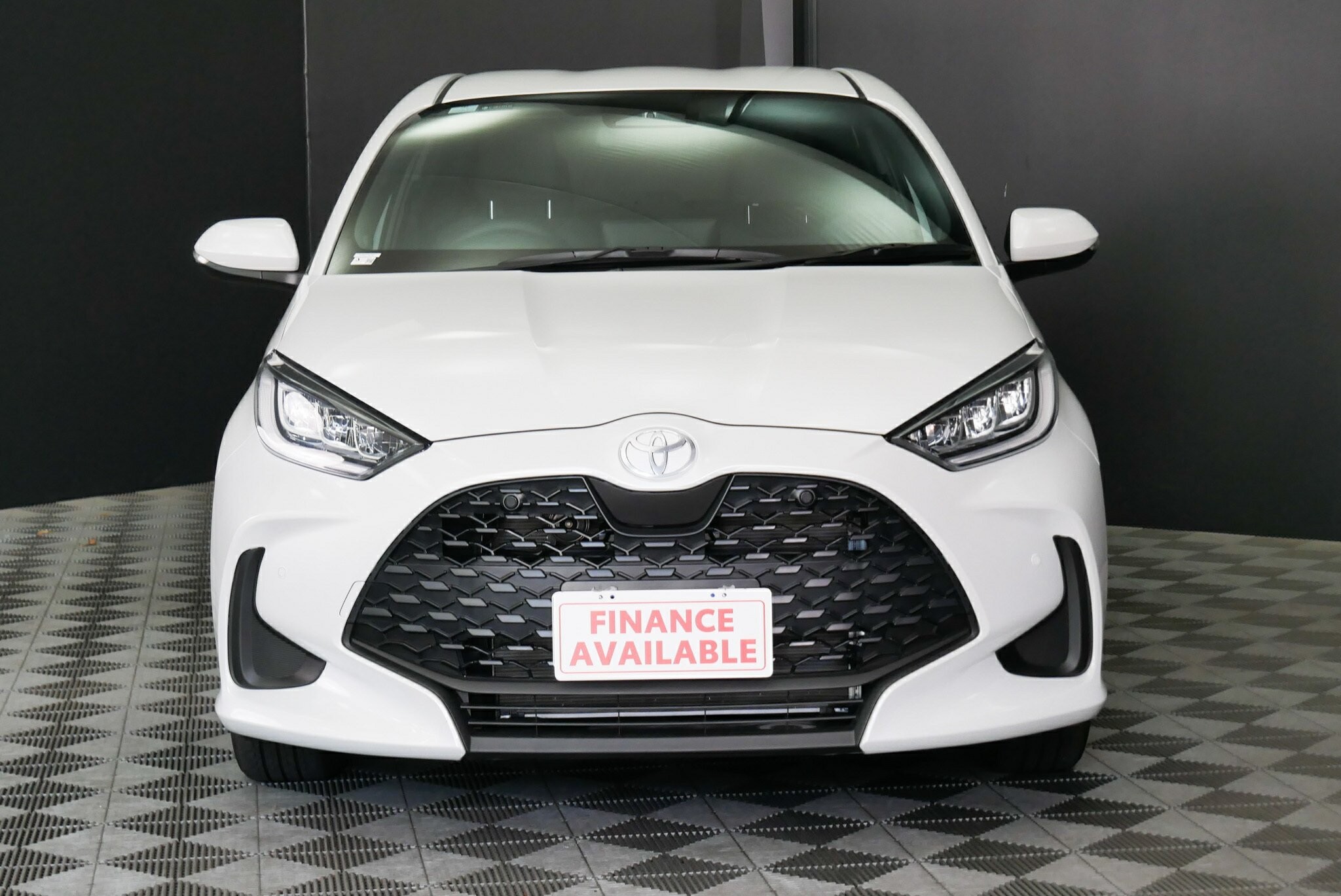 Toyota Yaris image 2