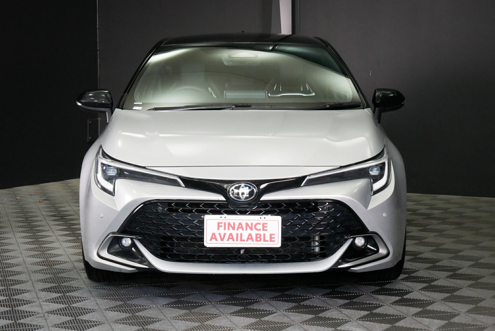Toyota Corolla image 2