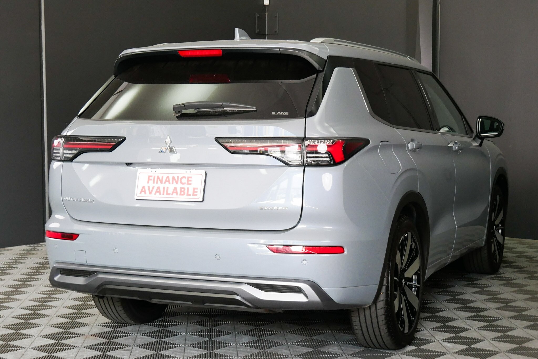 Mitsubishi Outlander image 4