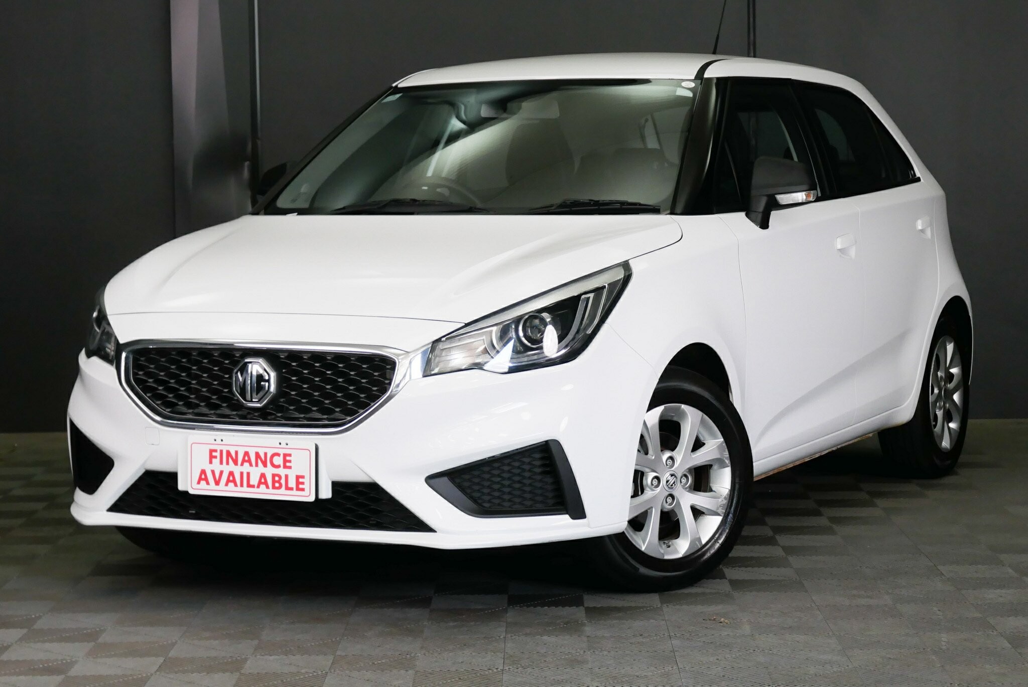MG Mg3 image 3