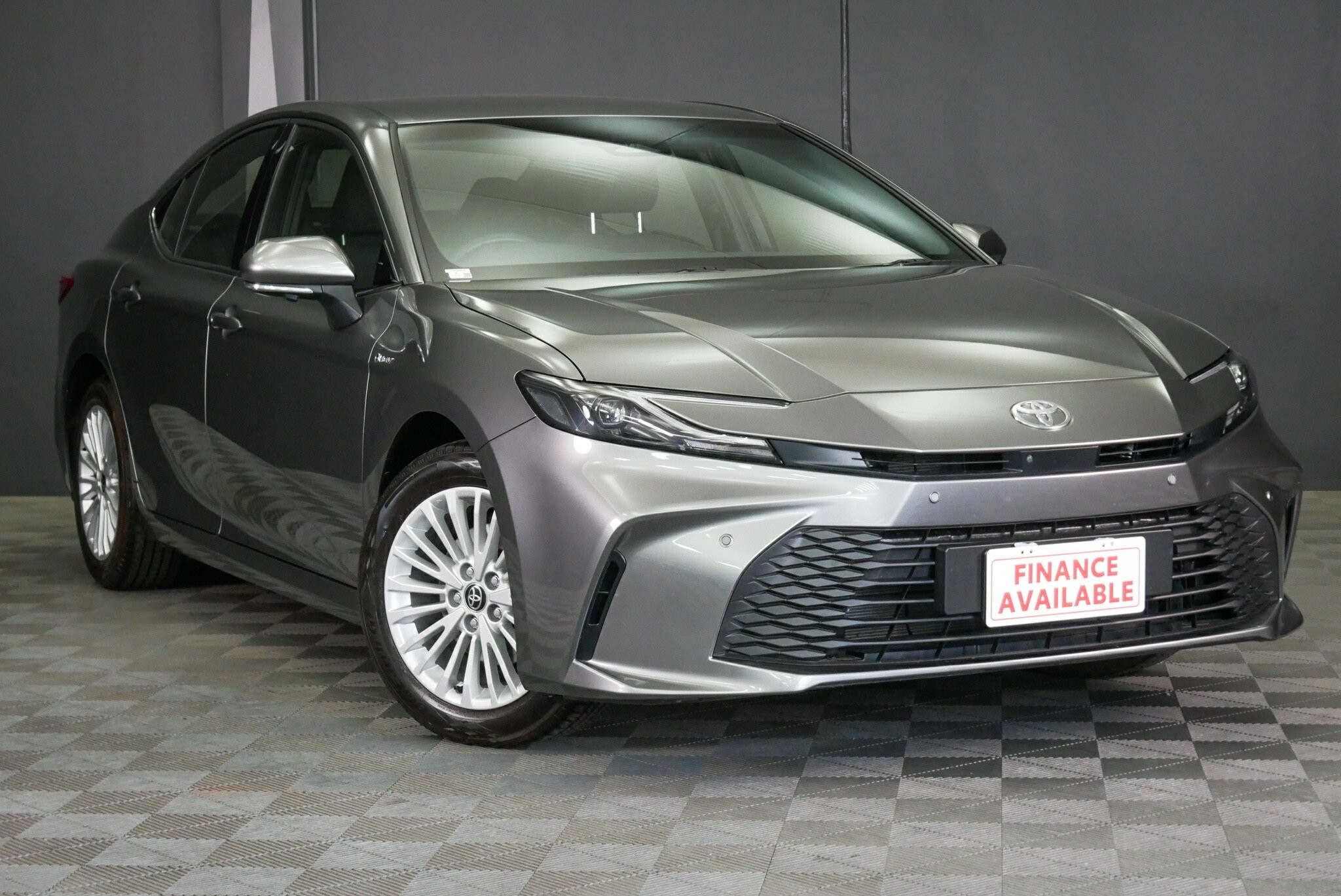 Toyota Camry image 1