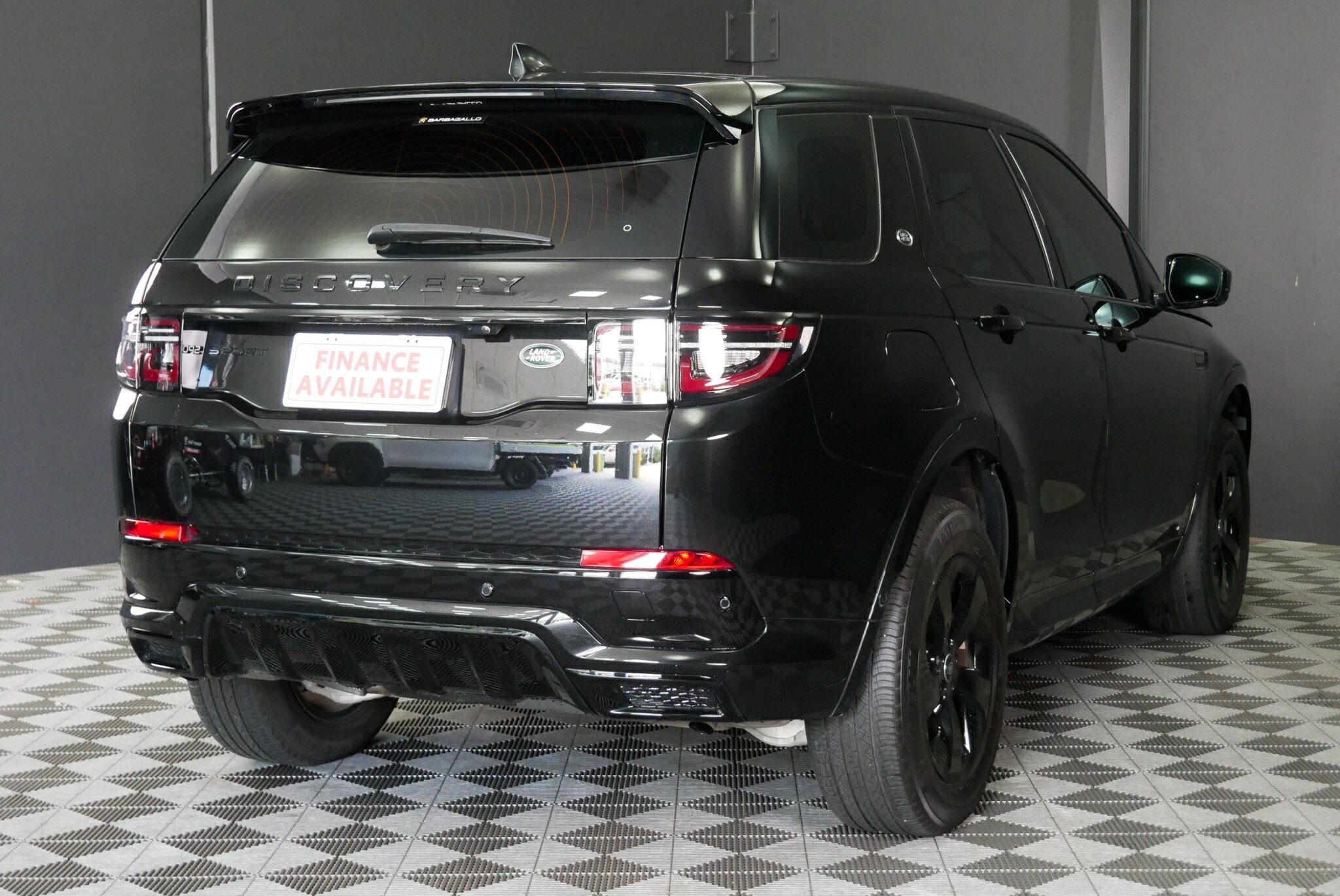 Land Rover Discovery Sport image 4