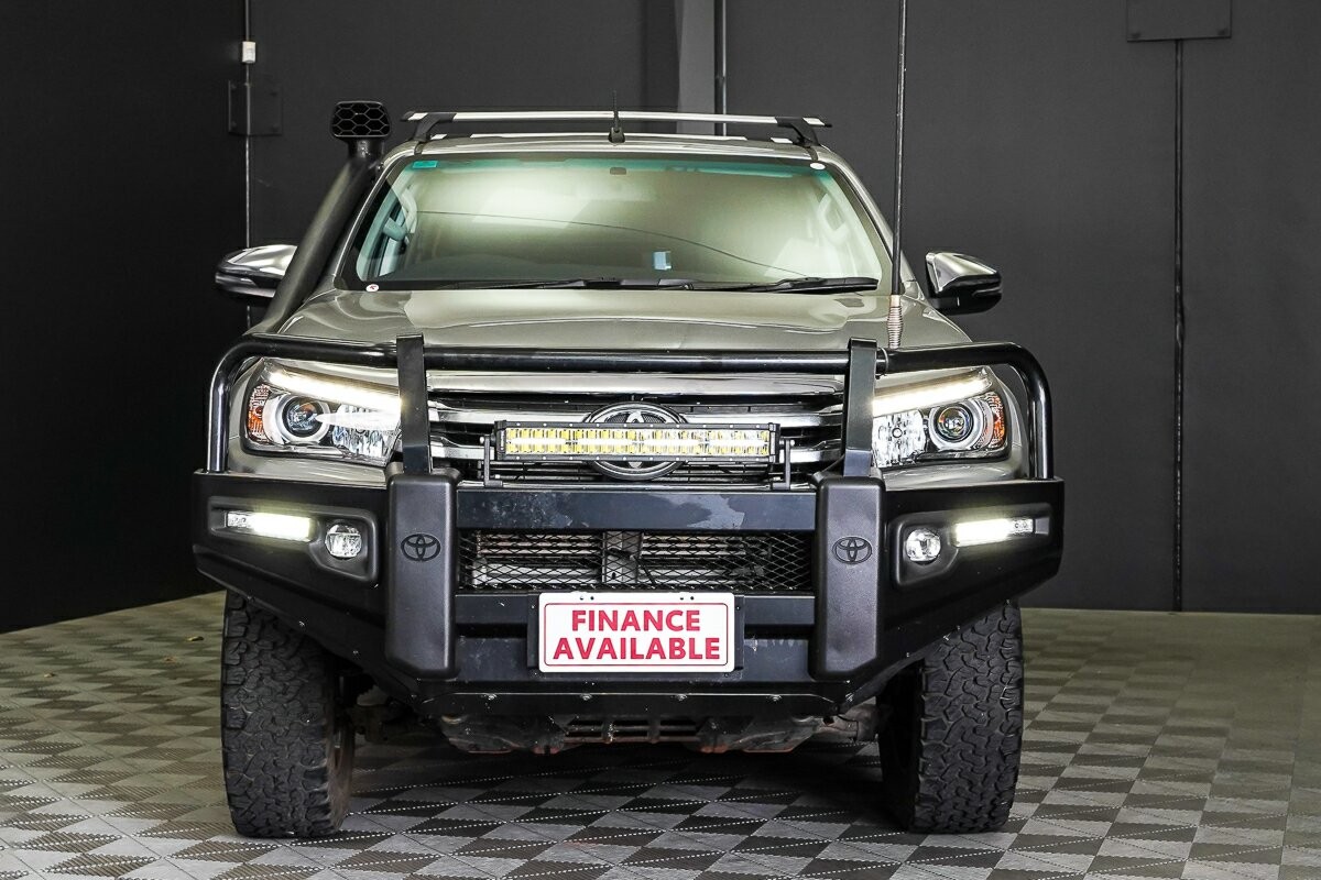 Toyota Hilux image 3