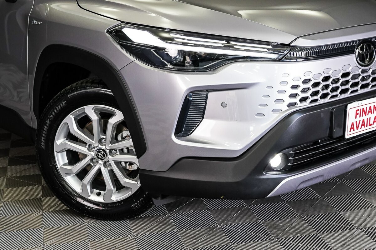 Toyota Corolla Cross image 2