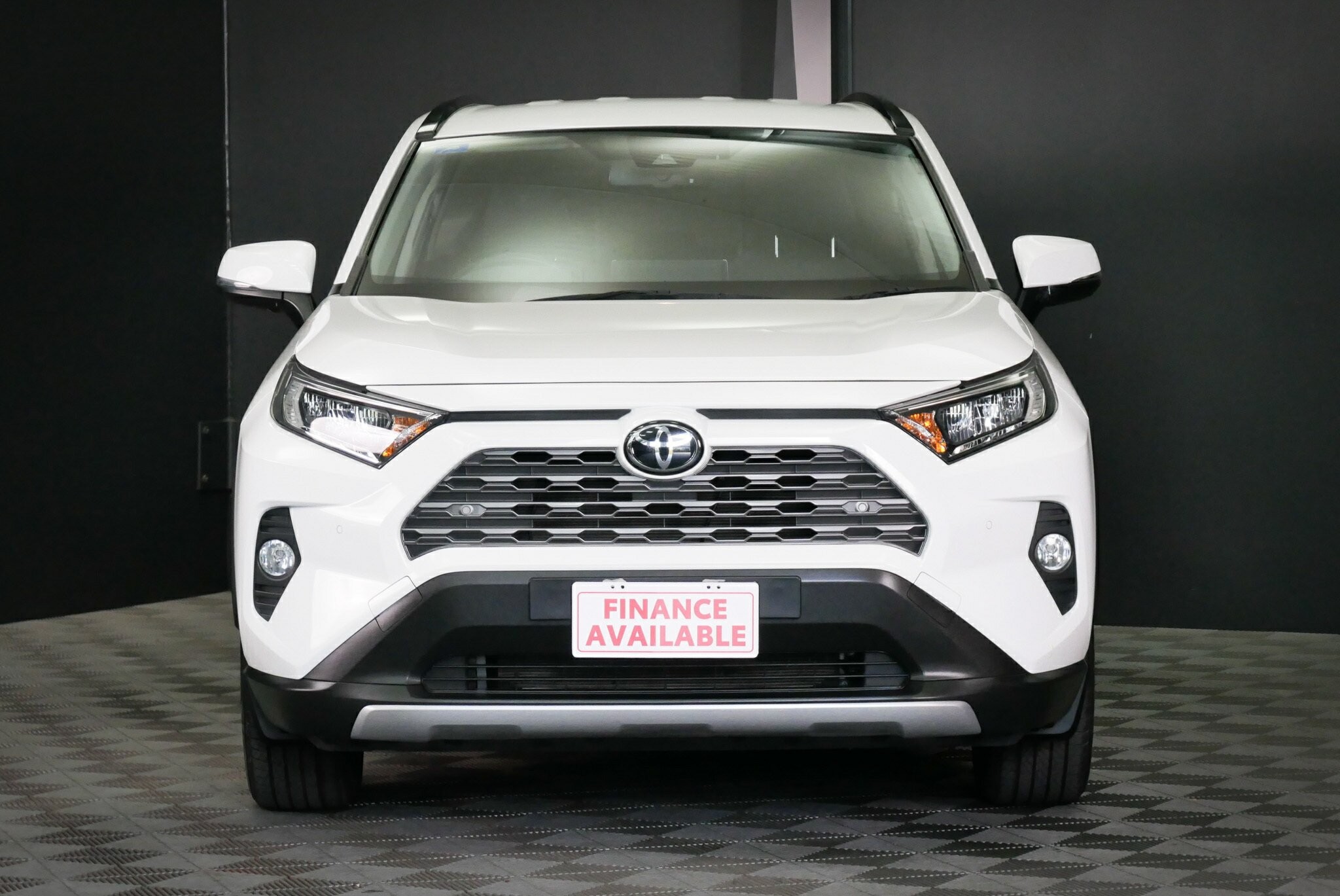 Toyota Rav4 image 2