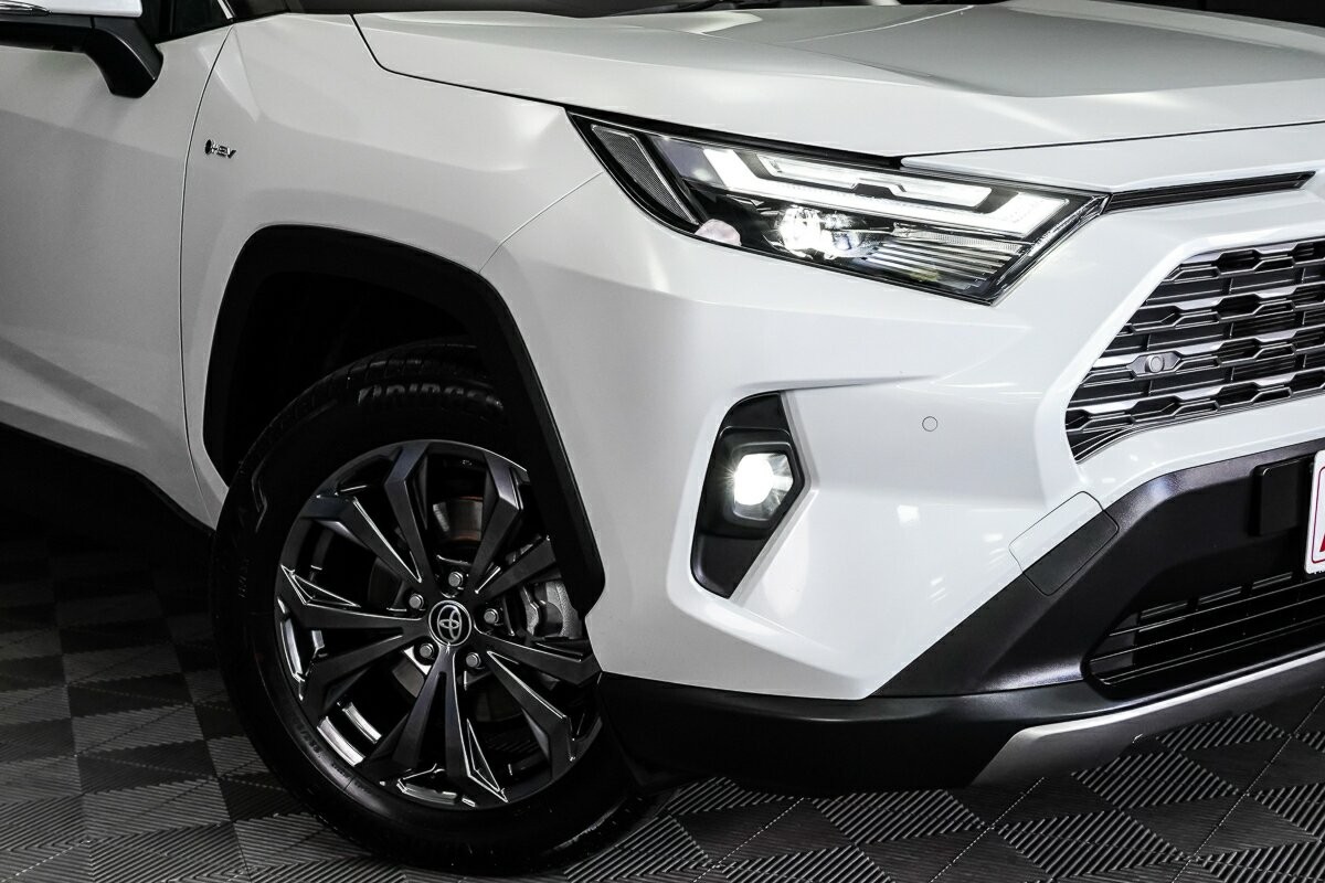 Toyota Rav4 image 2