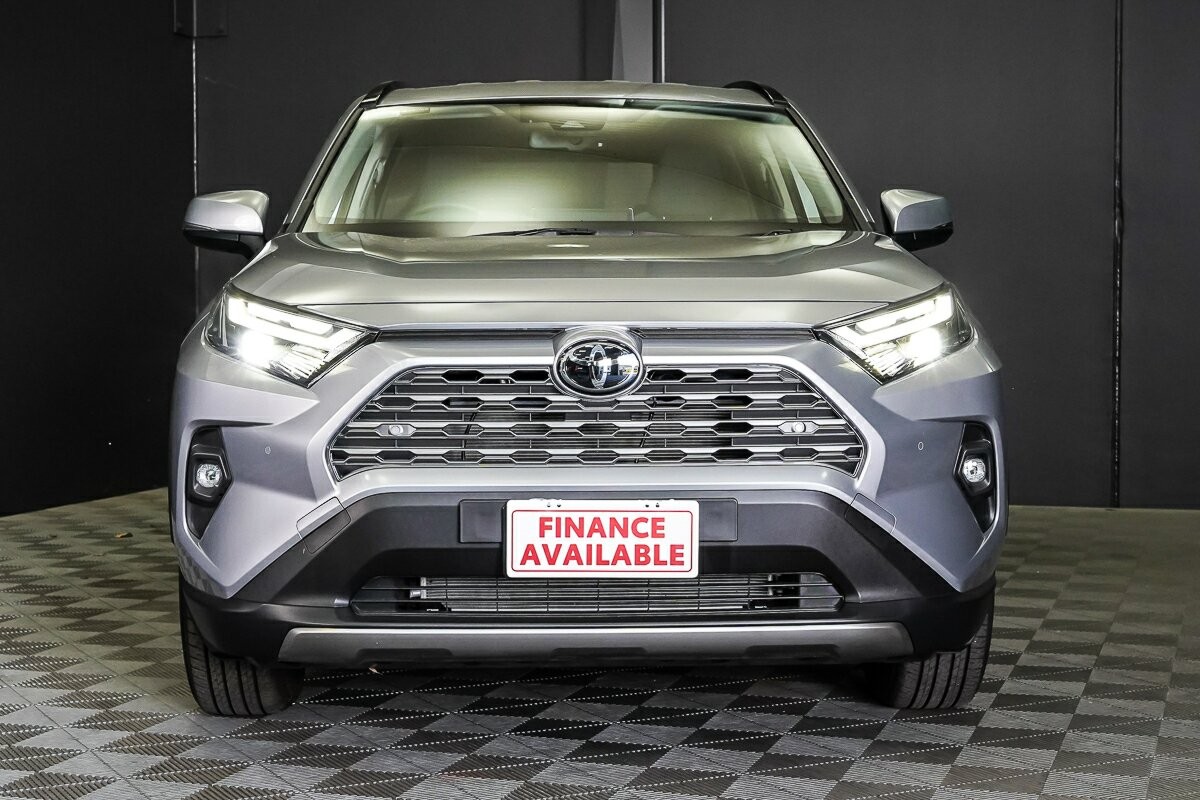 Toyota Rav4 image 3